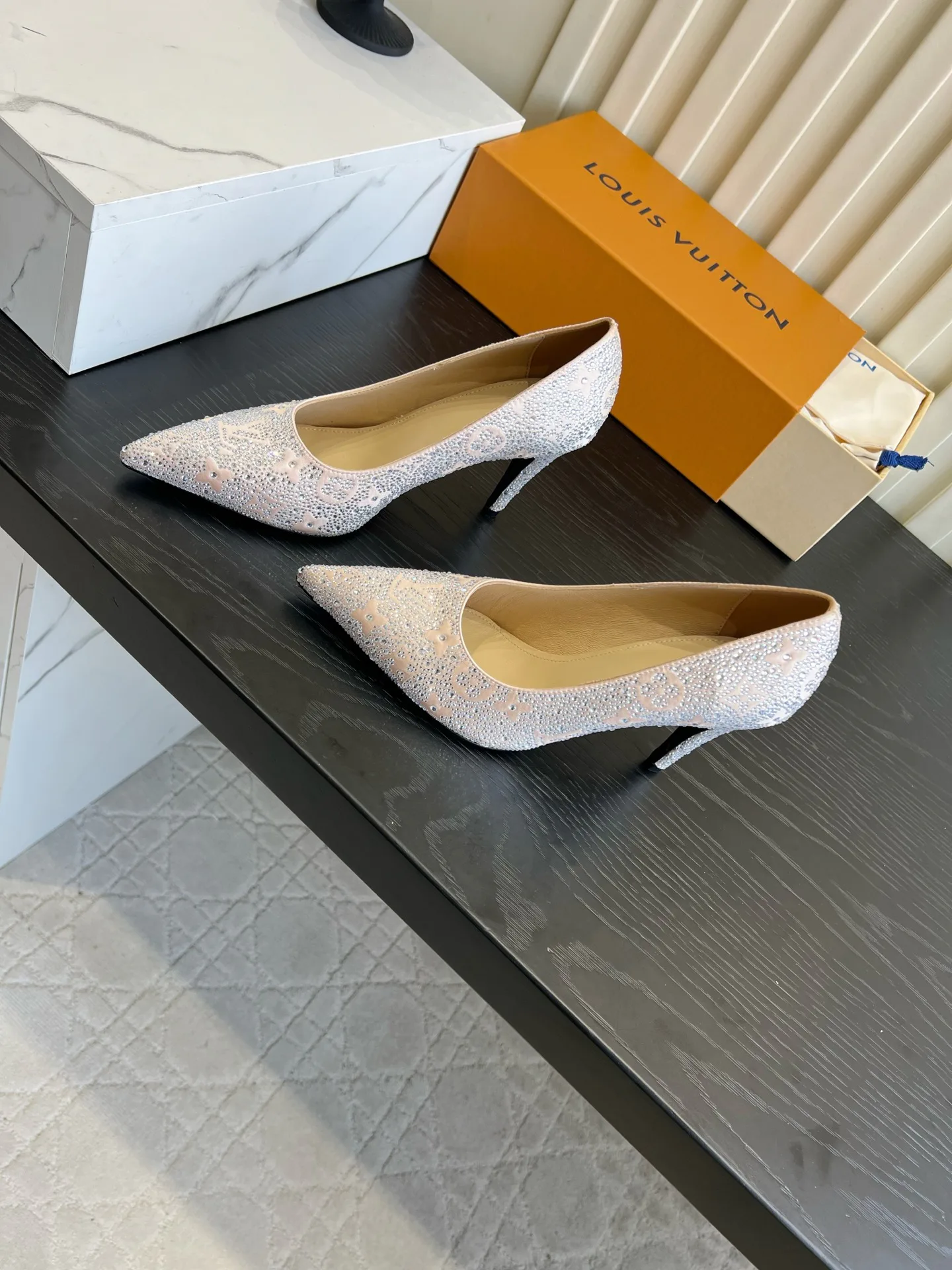 Туфли Женские Louis Vuitton 18152246