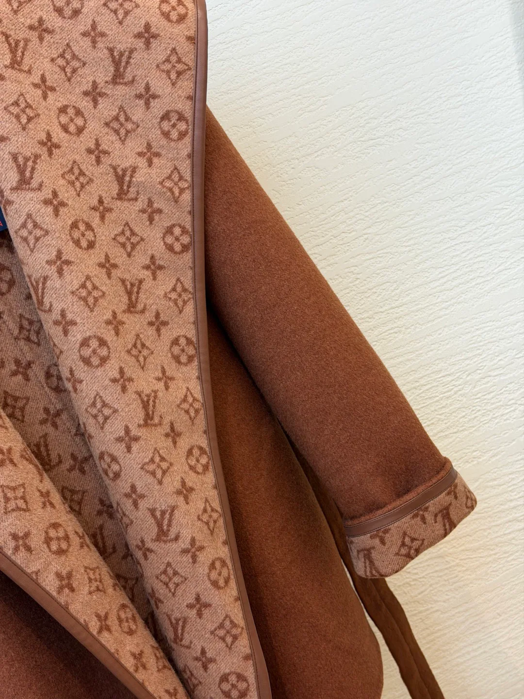 Пальто Женские Louis Vuitton 19358158