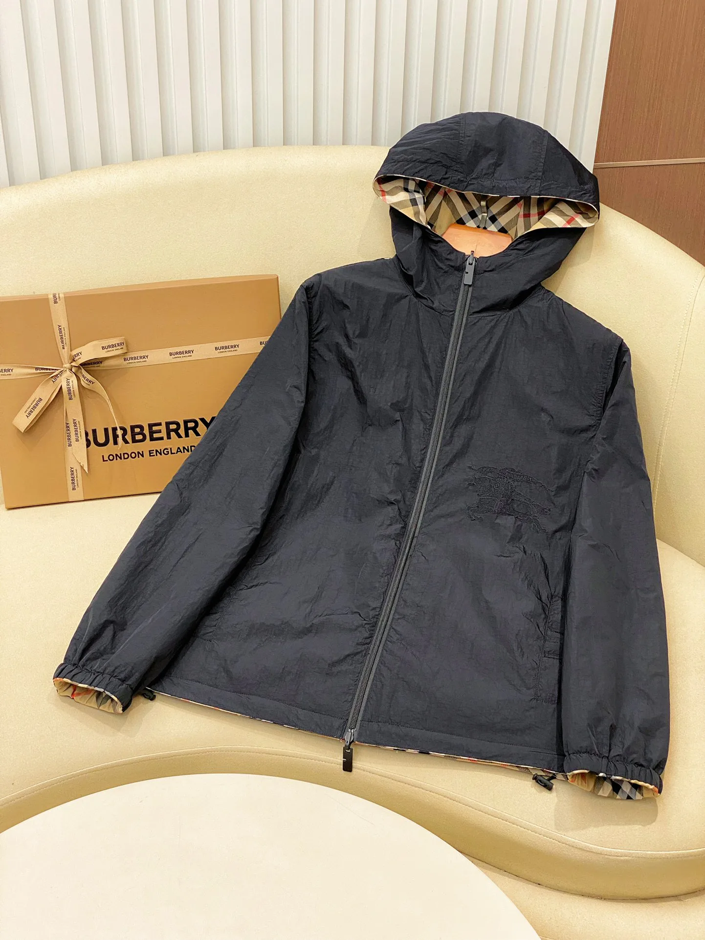 Куртки И Пуховики Женские Burberry 8328