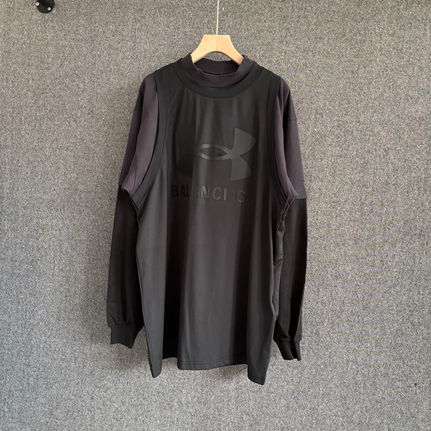 Лонгсливы Женские Balenciaga 17167