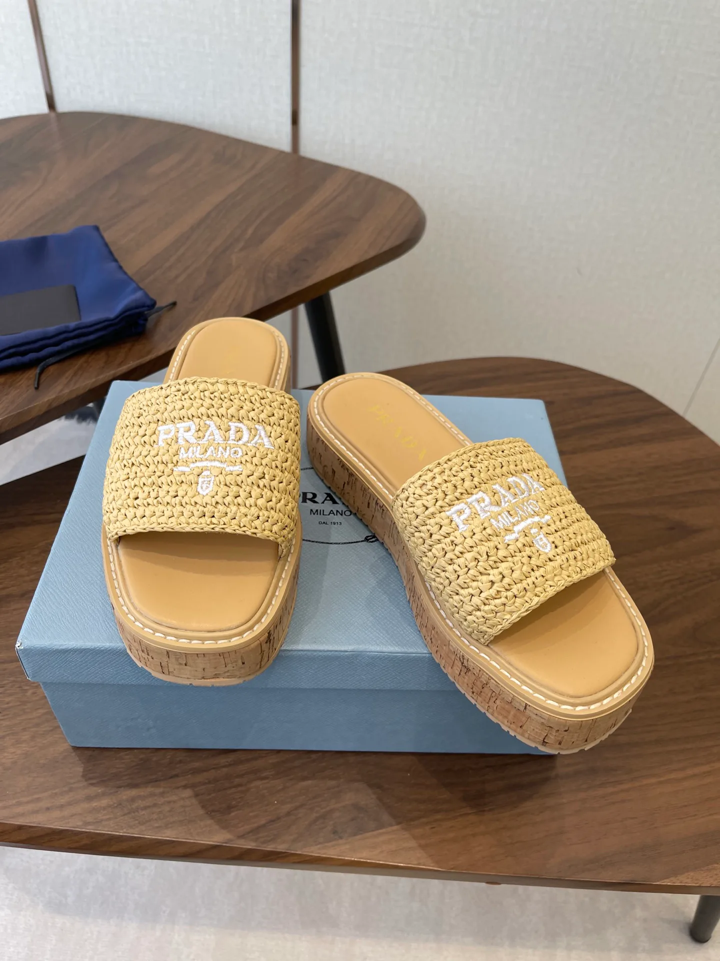 Шлепанцы Женские Prada 11468459