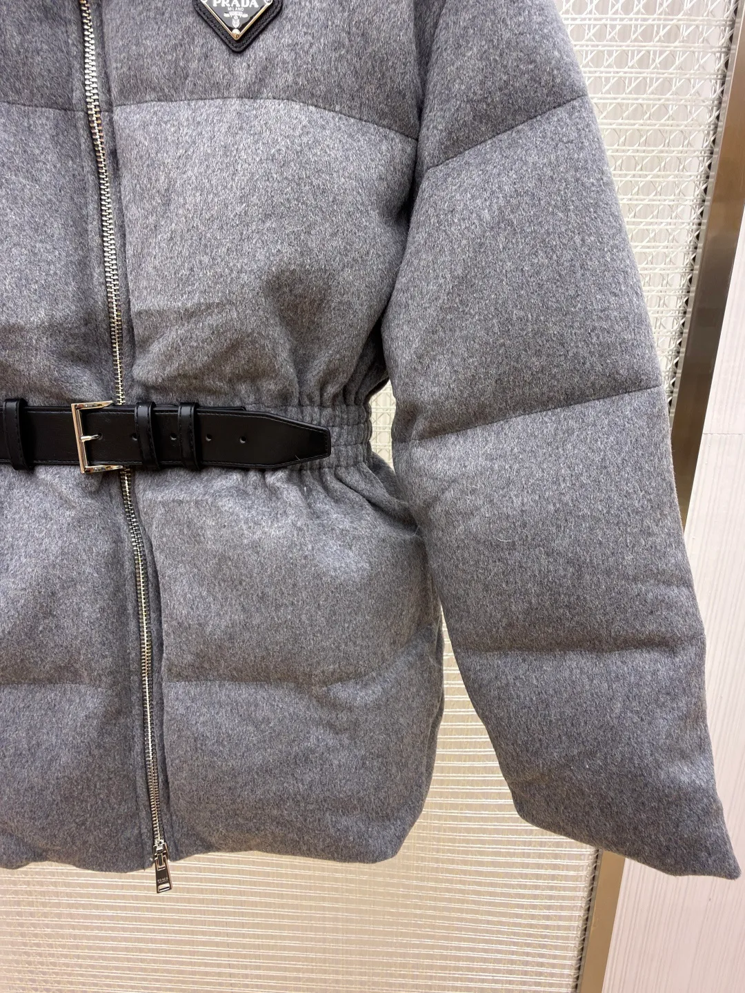 Куртки И Пуховики Женские Prada 18612864