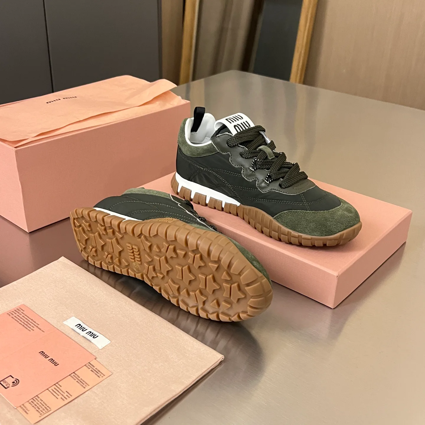 Кроссовки Женские Miu Miu 17968639