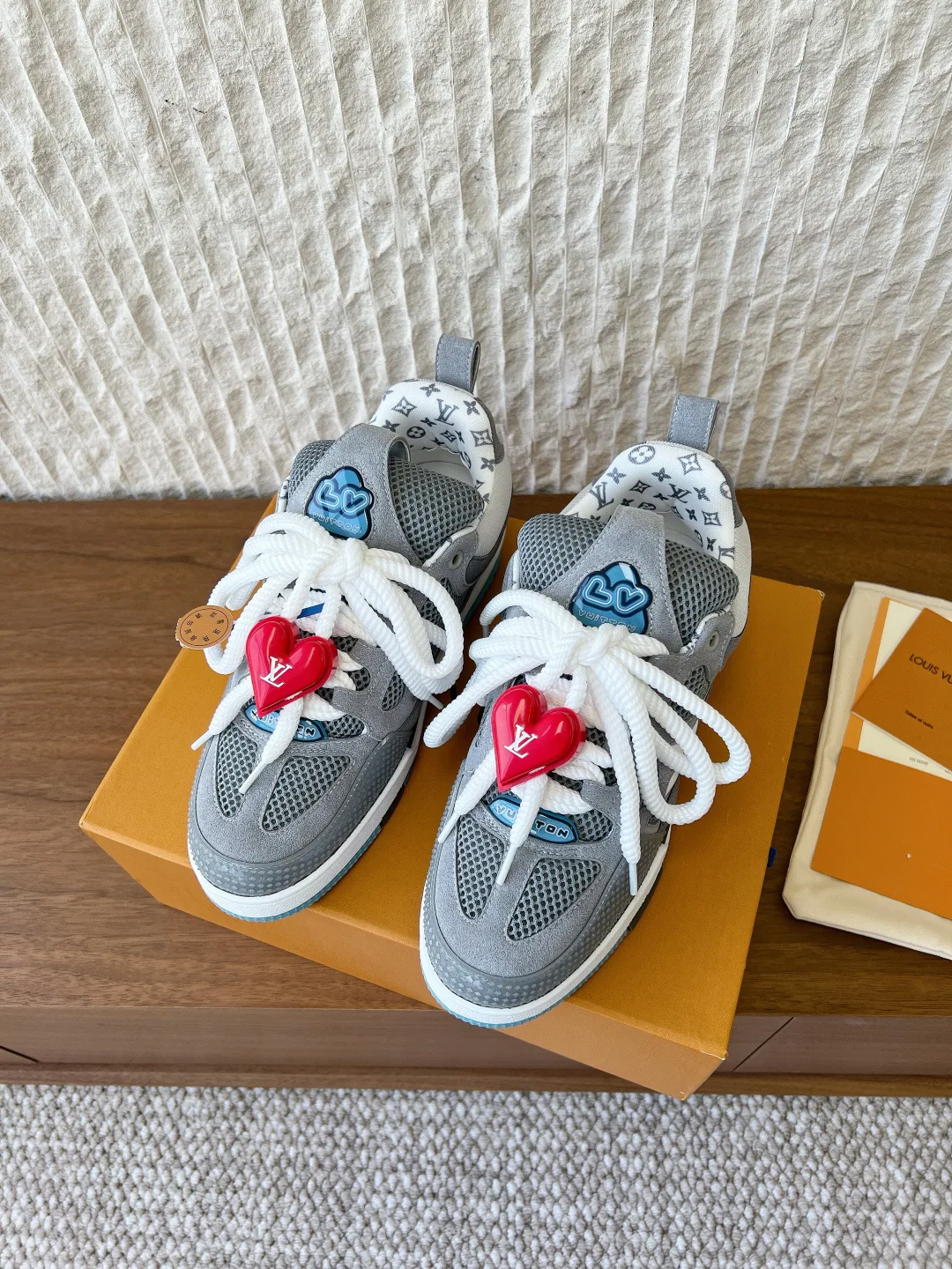 Кроссовки Женские Louis Vuitton 1014749