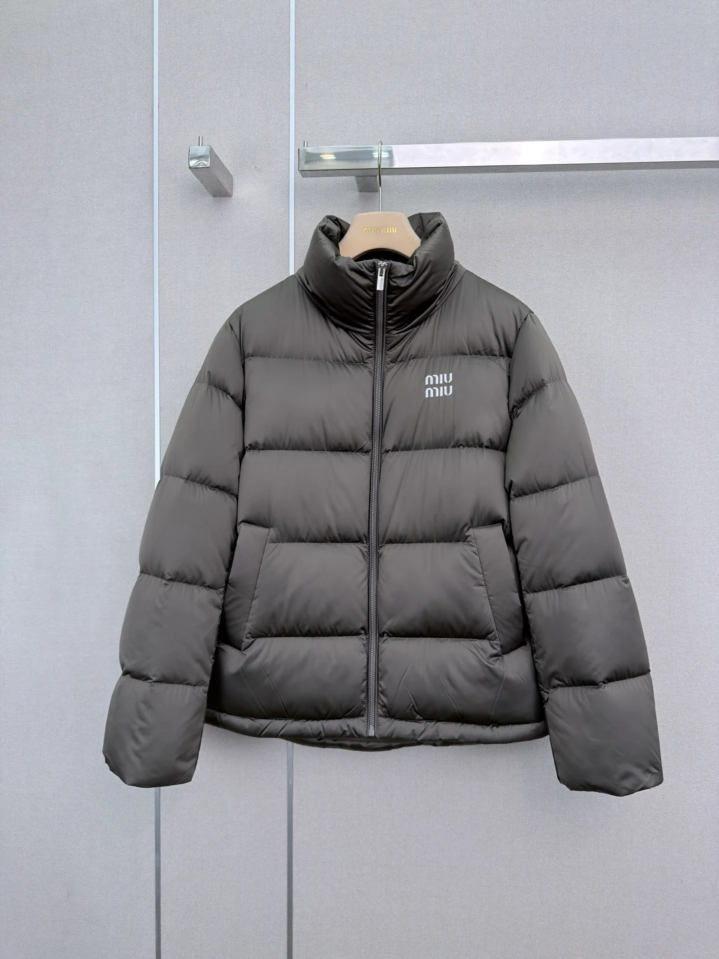 Куртки И Пуховики Женские Miu Miu 19555743