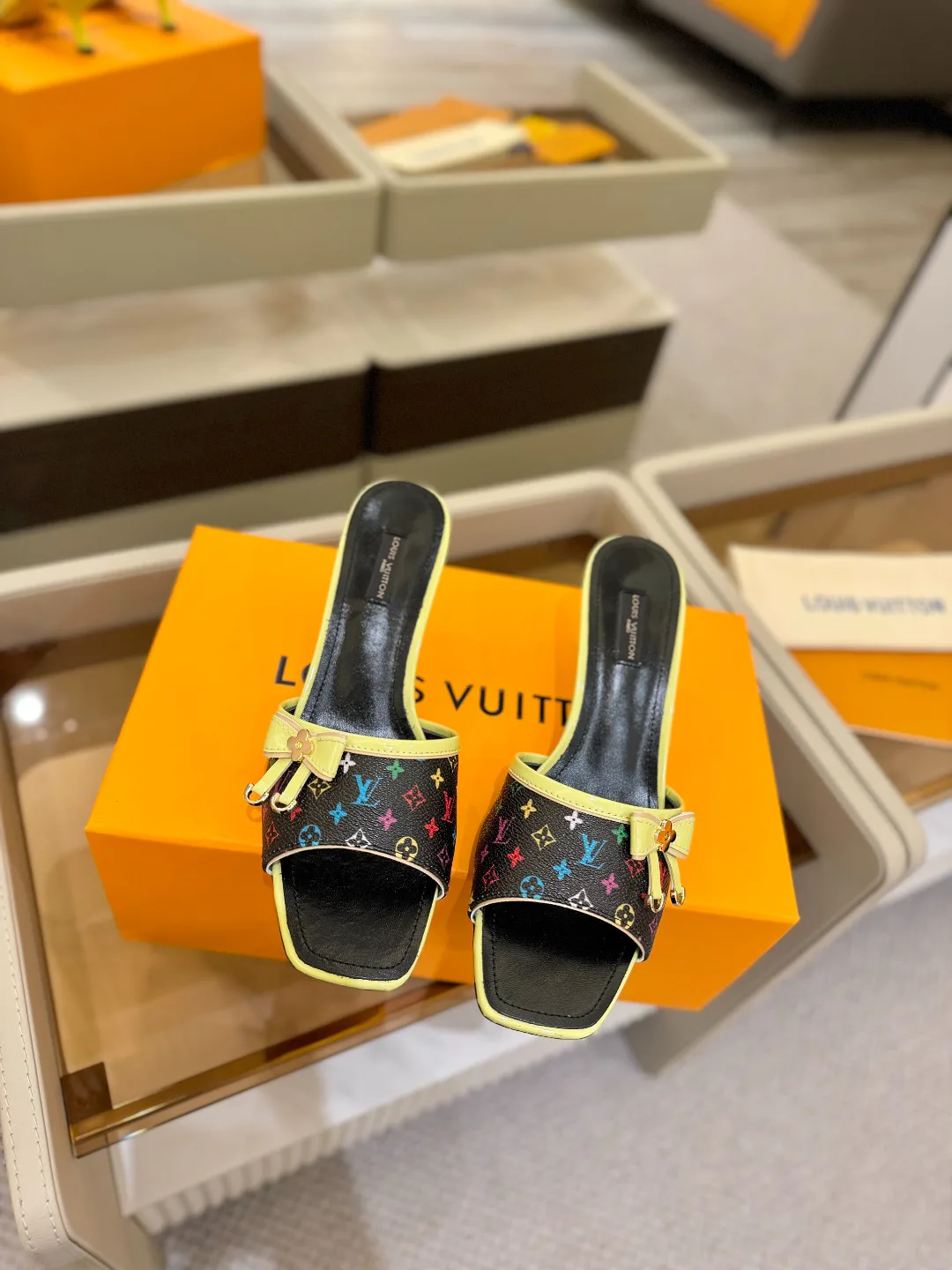 Сандалии Женские Louis Vuitton 9623487