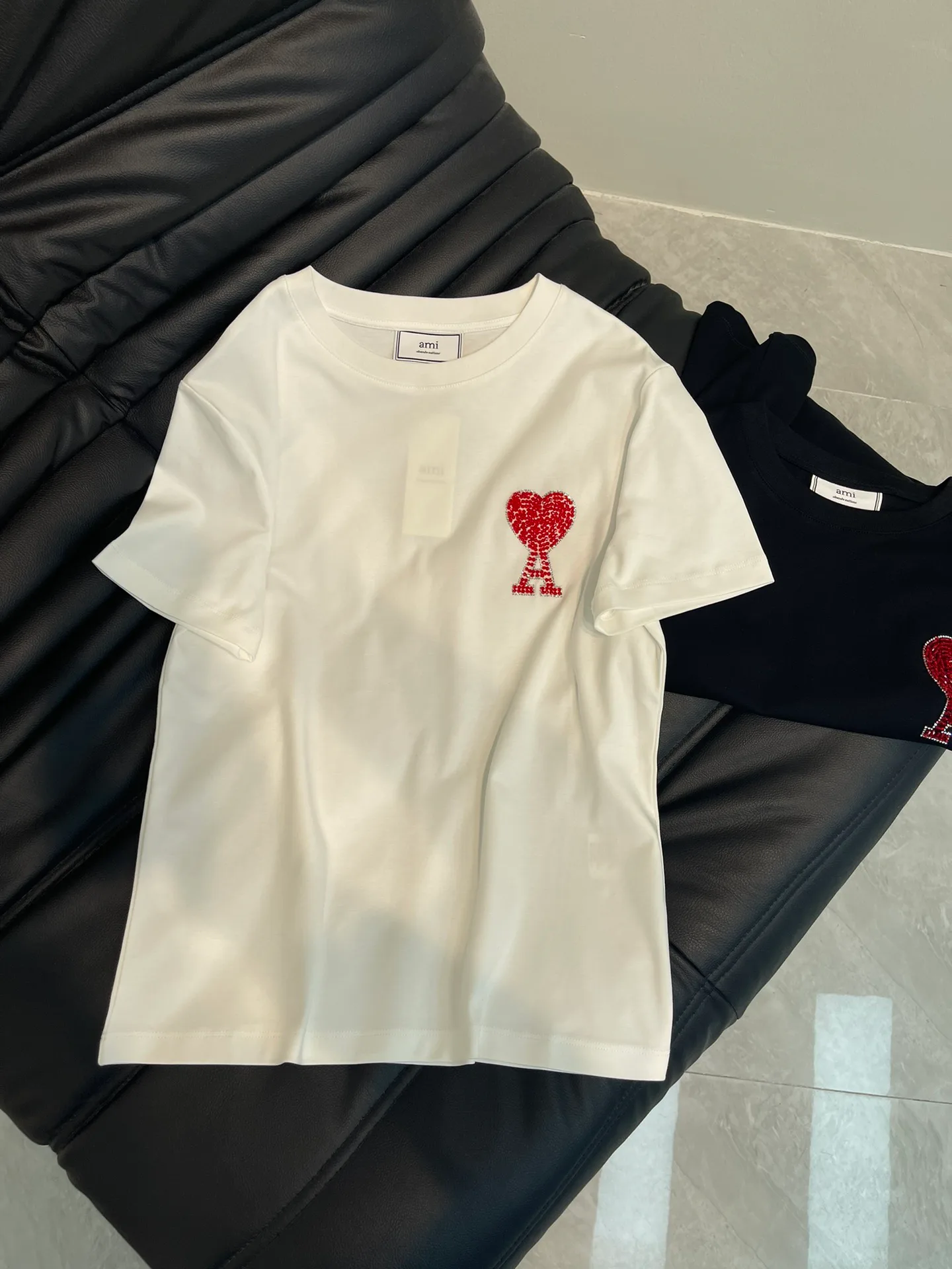 Футболки Женские Ami Paris 23508