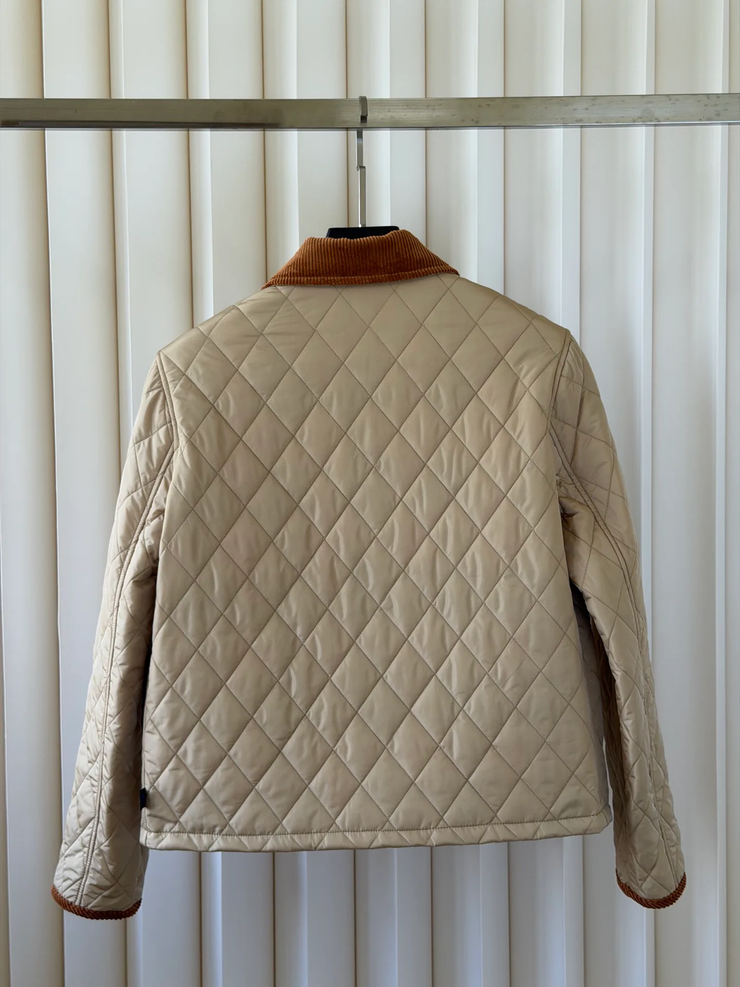 Куртки И Пуховики Женские Burberry 17950219