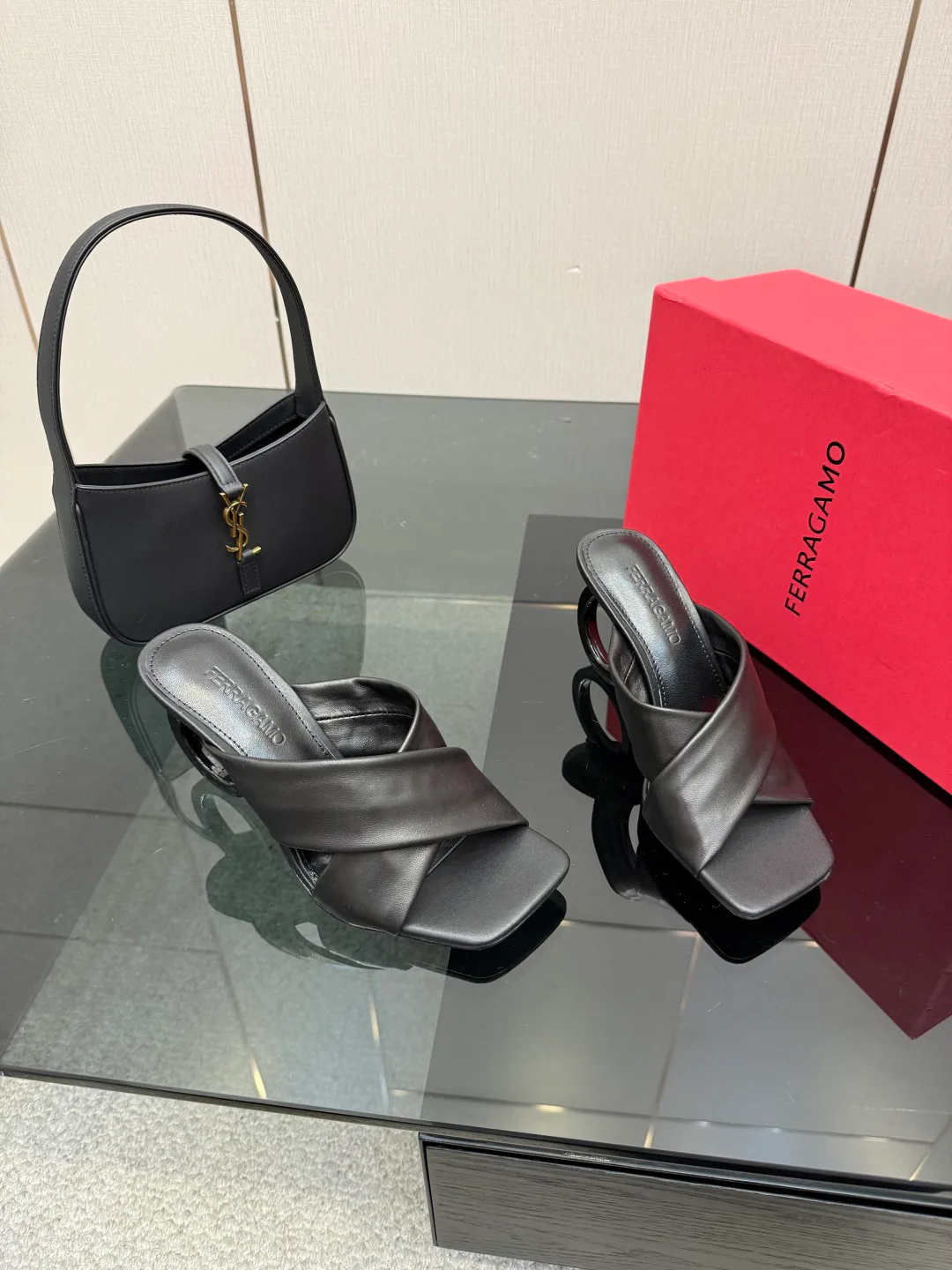 Босоножки Женские Salvatore Ferragamo 1498829