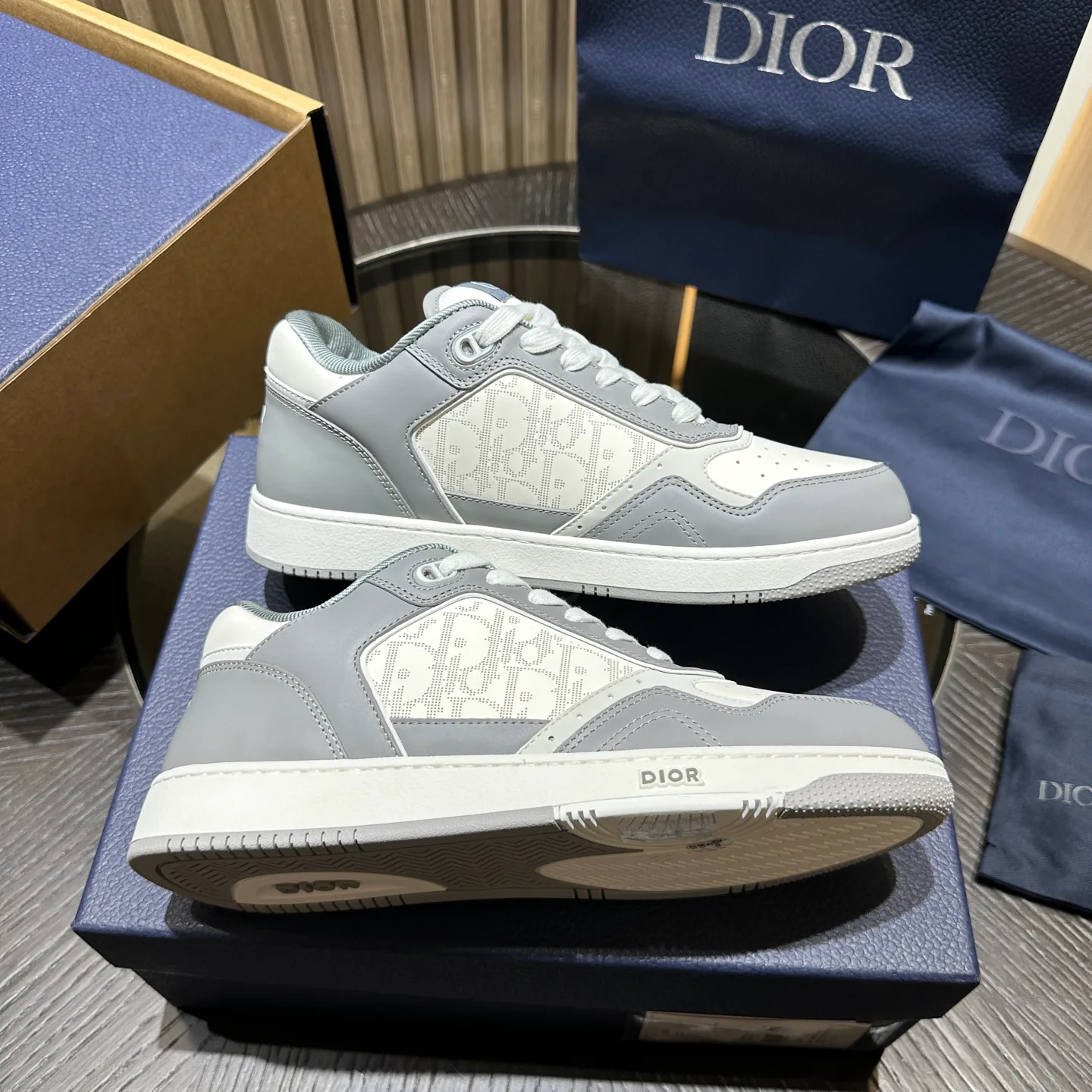 Кроссовки Женские Christian Dior 19544713
