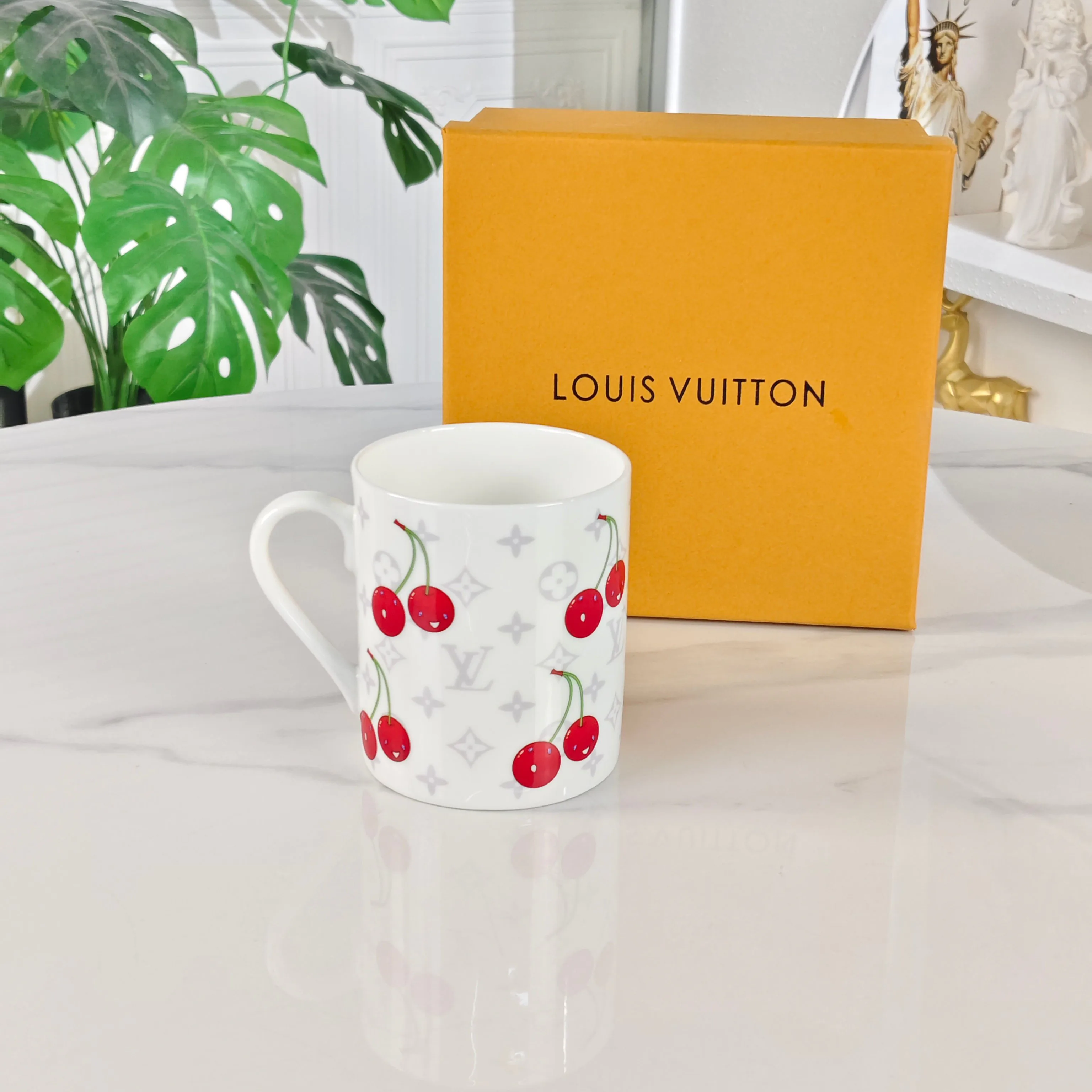 Посуда Louis Vuitton 553050