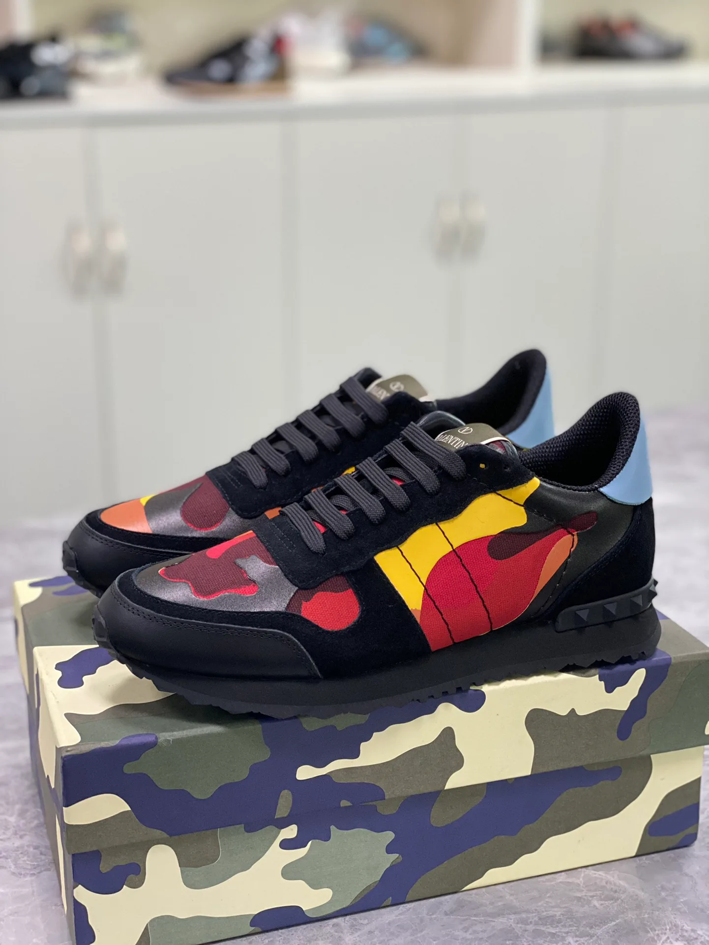 Кроссовки Женские Valentino 10736451