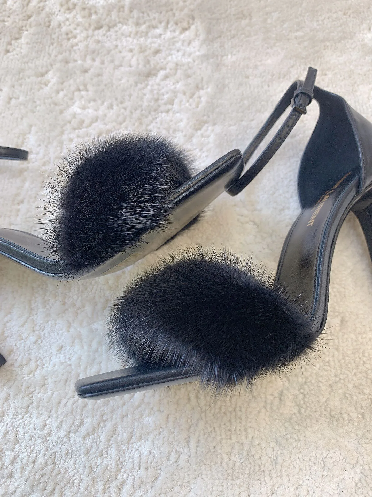 Босоножки Женские Saint Laurent 4560958