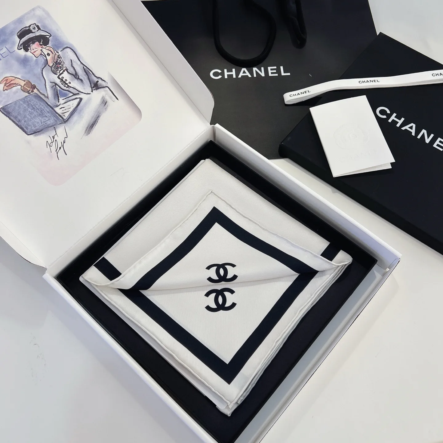 Платки Chanel 11978335