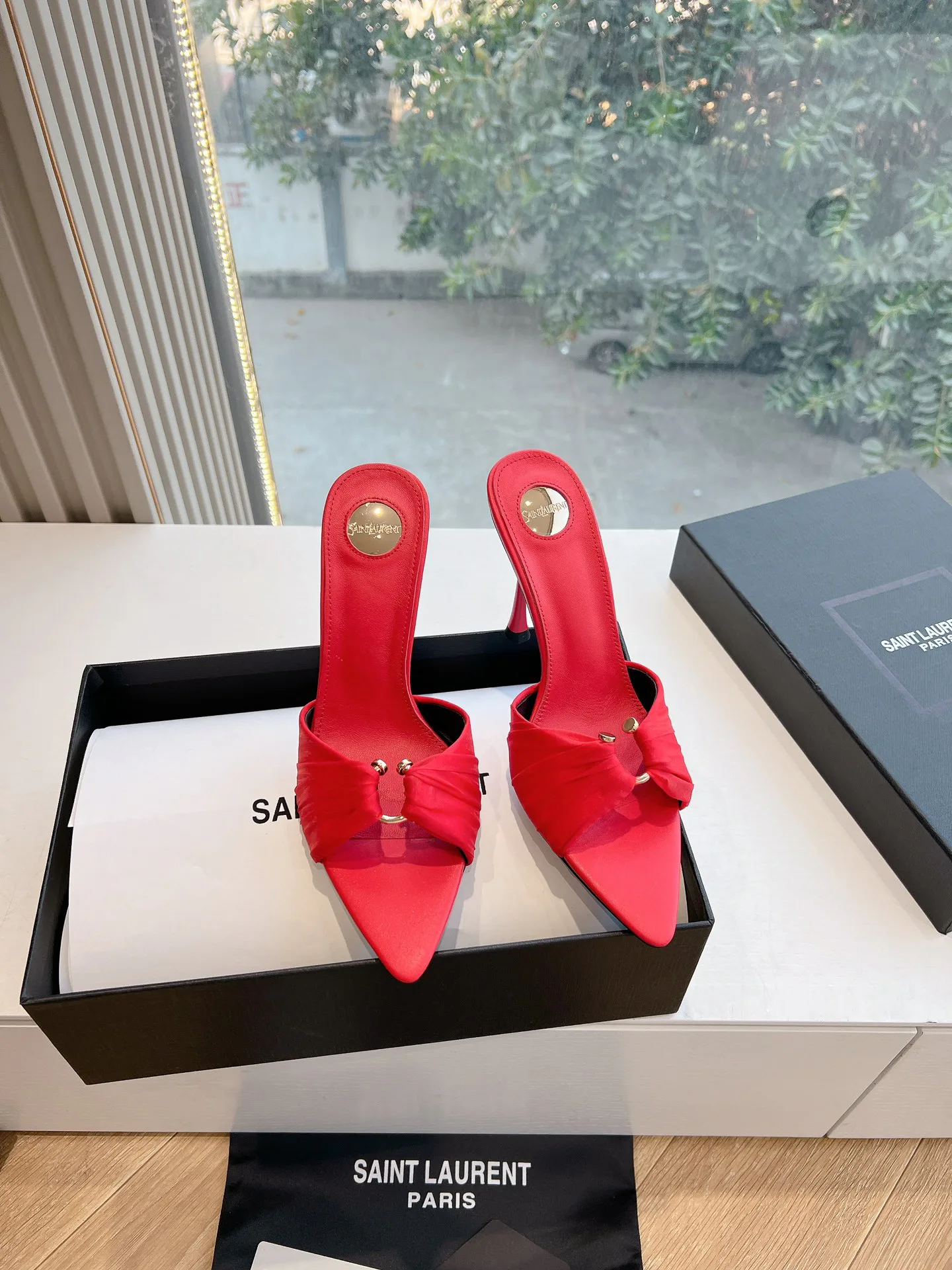 Босоножки Женские Saint Laurent 7400