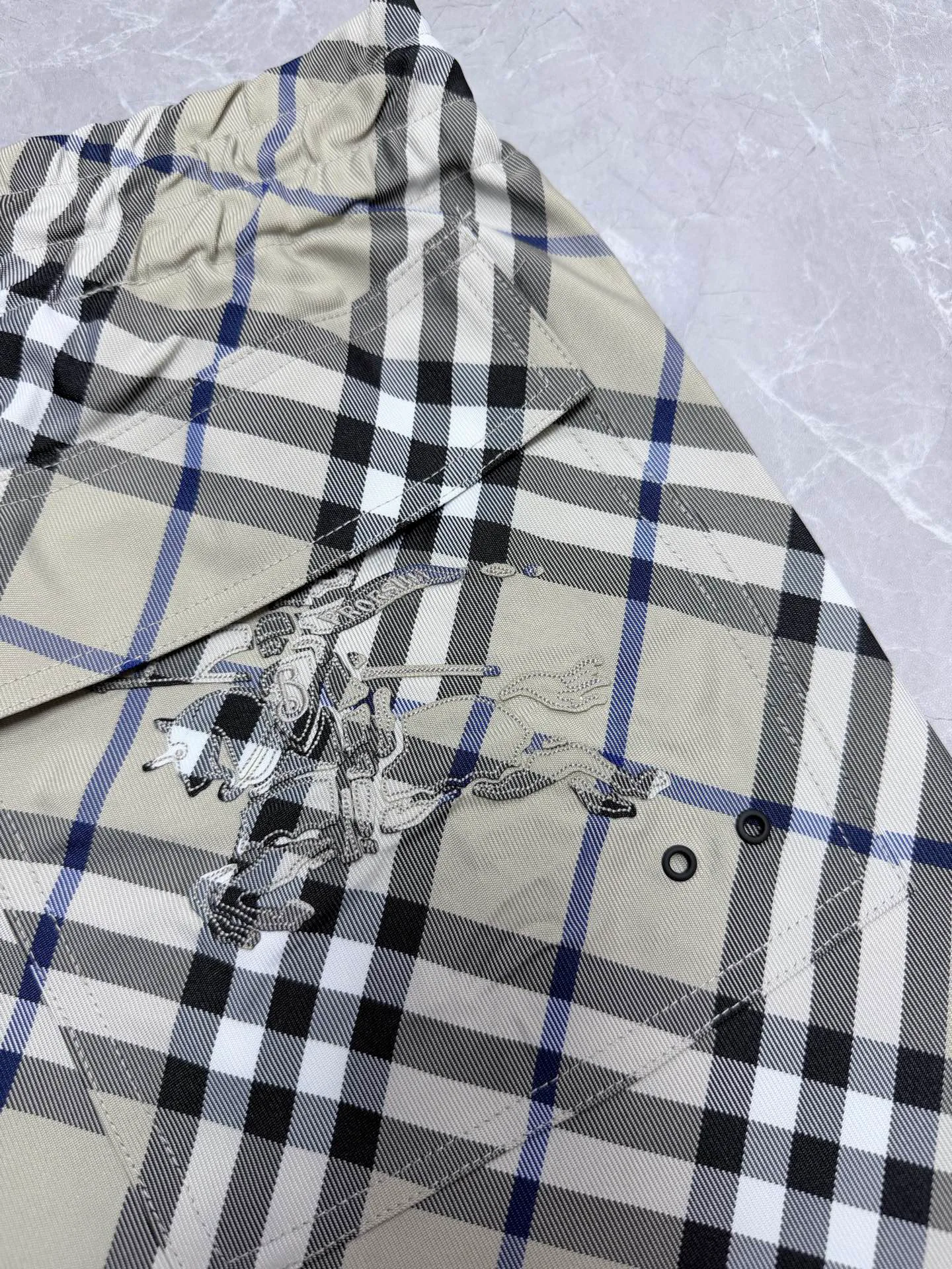 Шорты Мужские Burberry 13554833