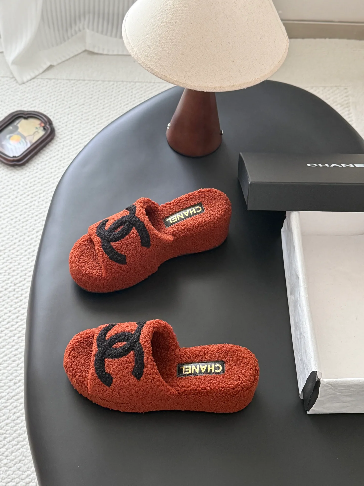 Тапочки Женские Chanel 18700079