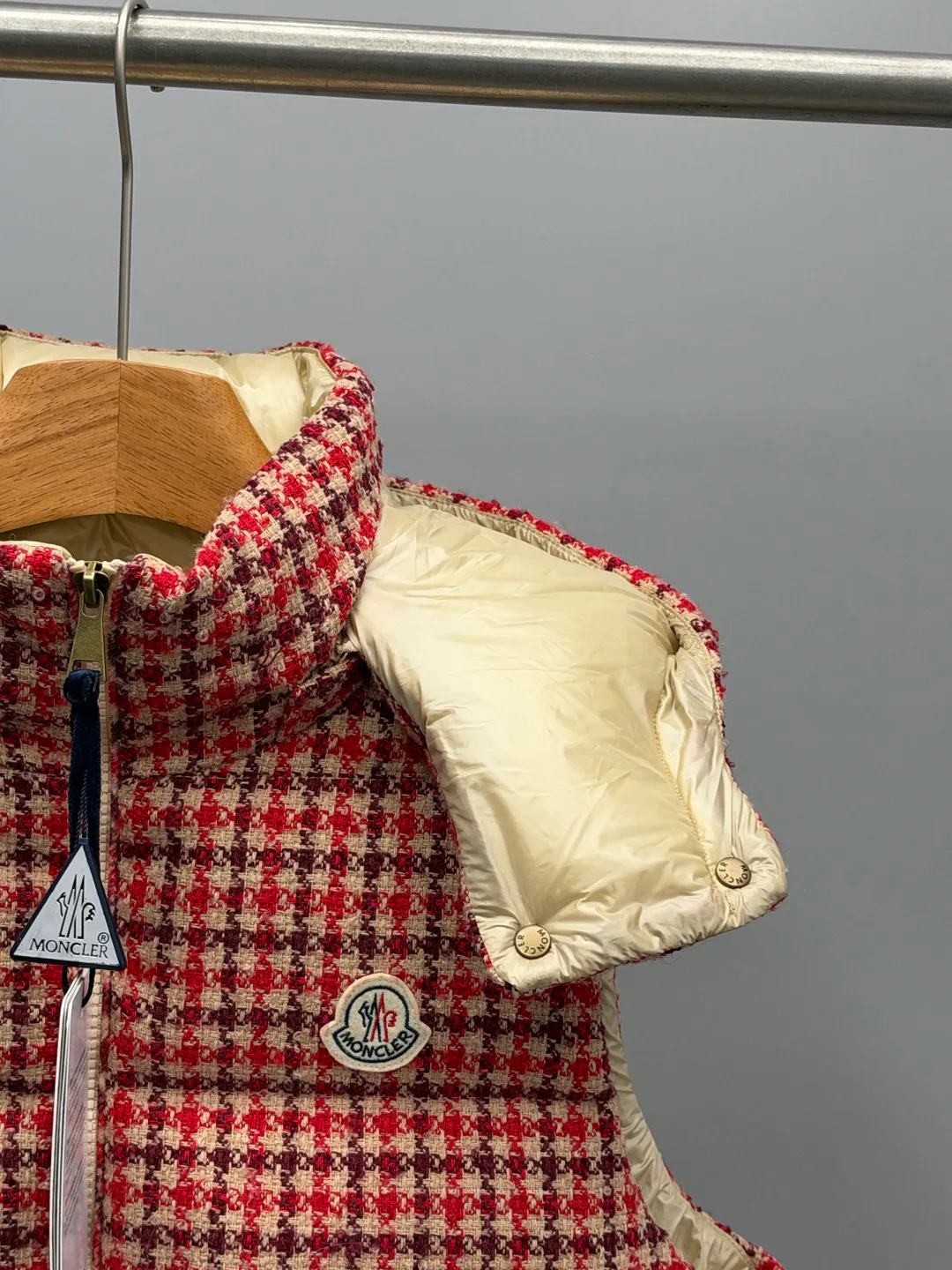 Жилеты Женские Moncler 19076230