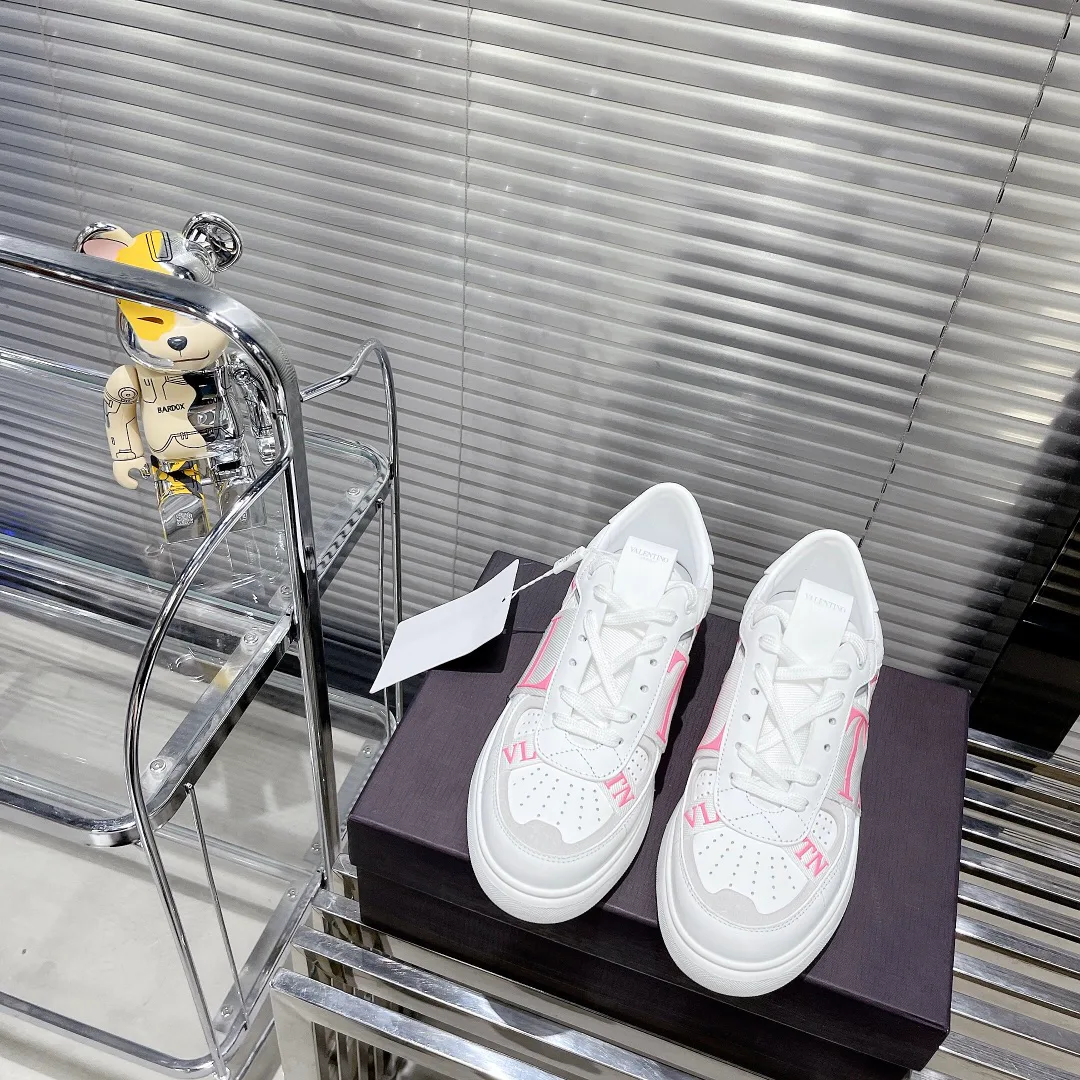 Кроссовки Женские Valentino 904567