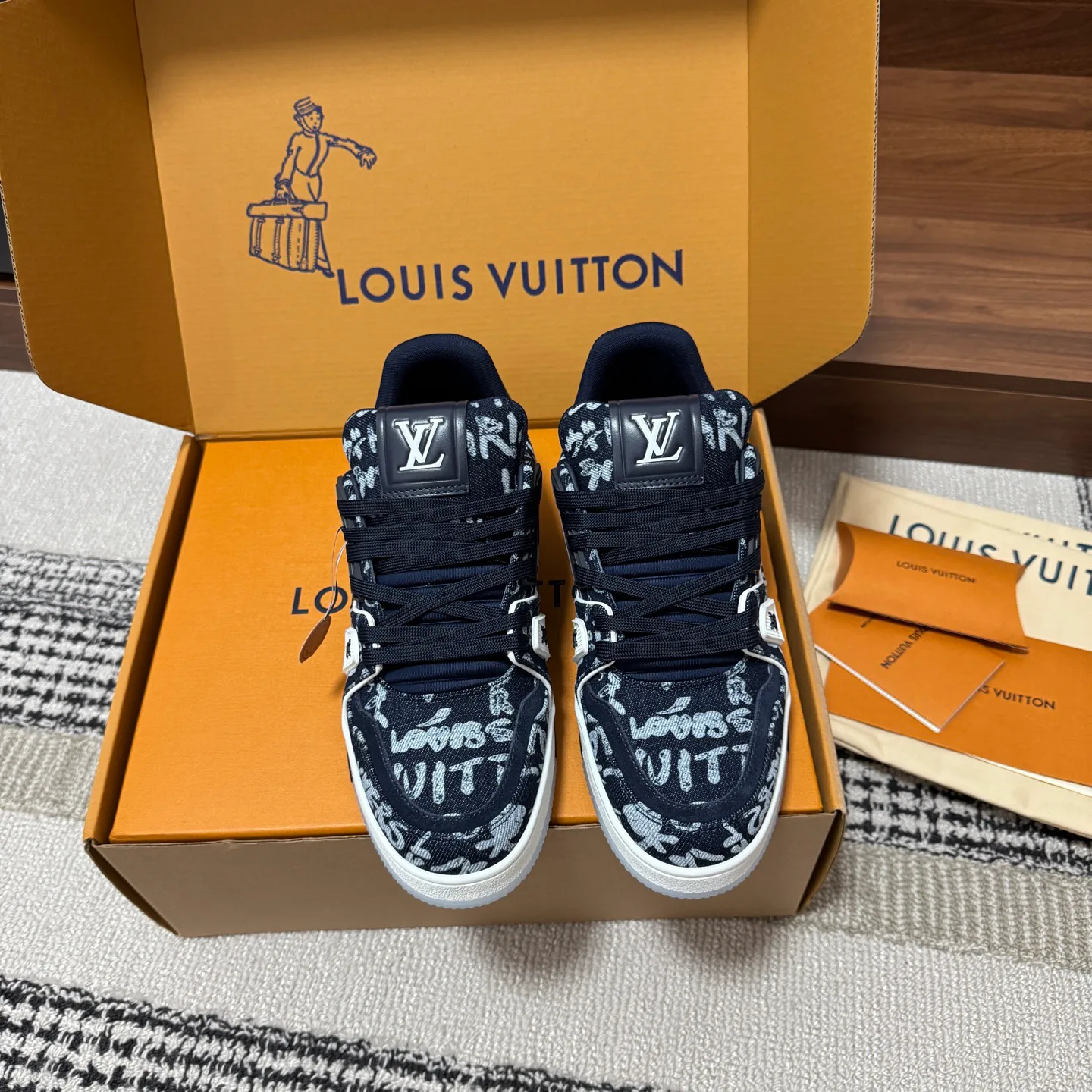 Кроссовки Женские Louis Vuitton 1546747