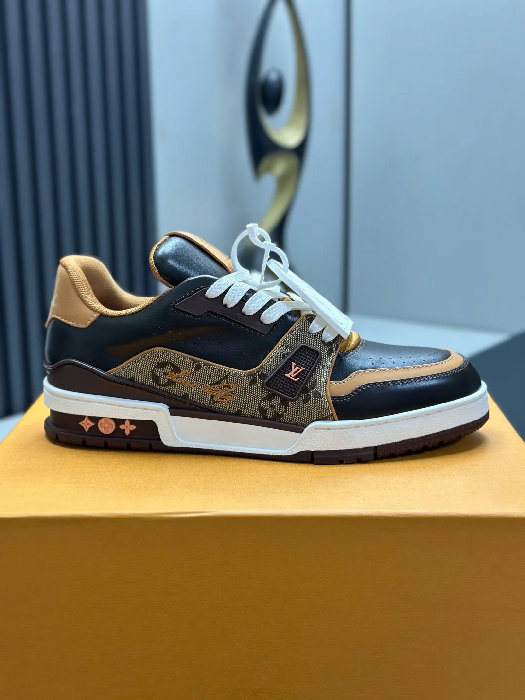 Кроссовки Женские Louis Vuitton 604339