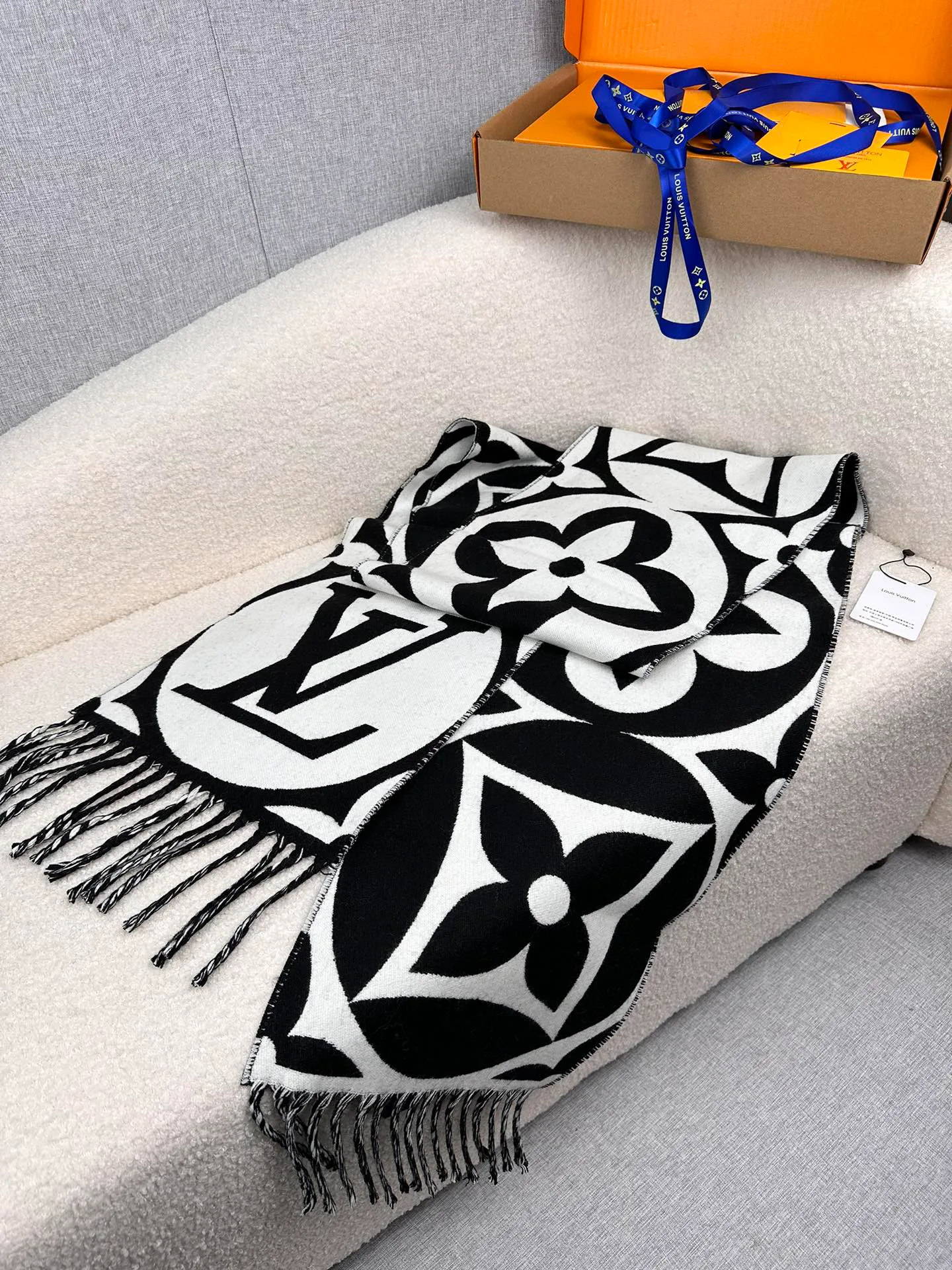 Шарфы Louis Vuitton 205910