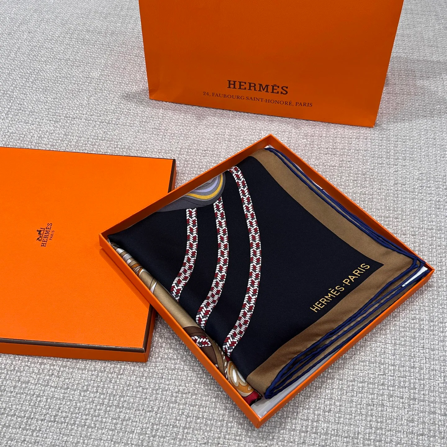 Платки Hermes 17991436
