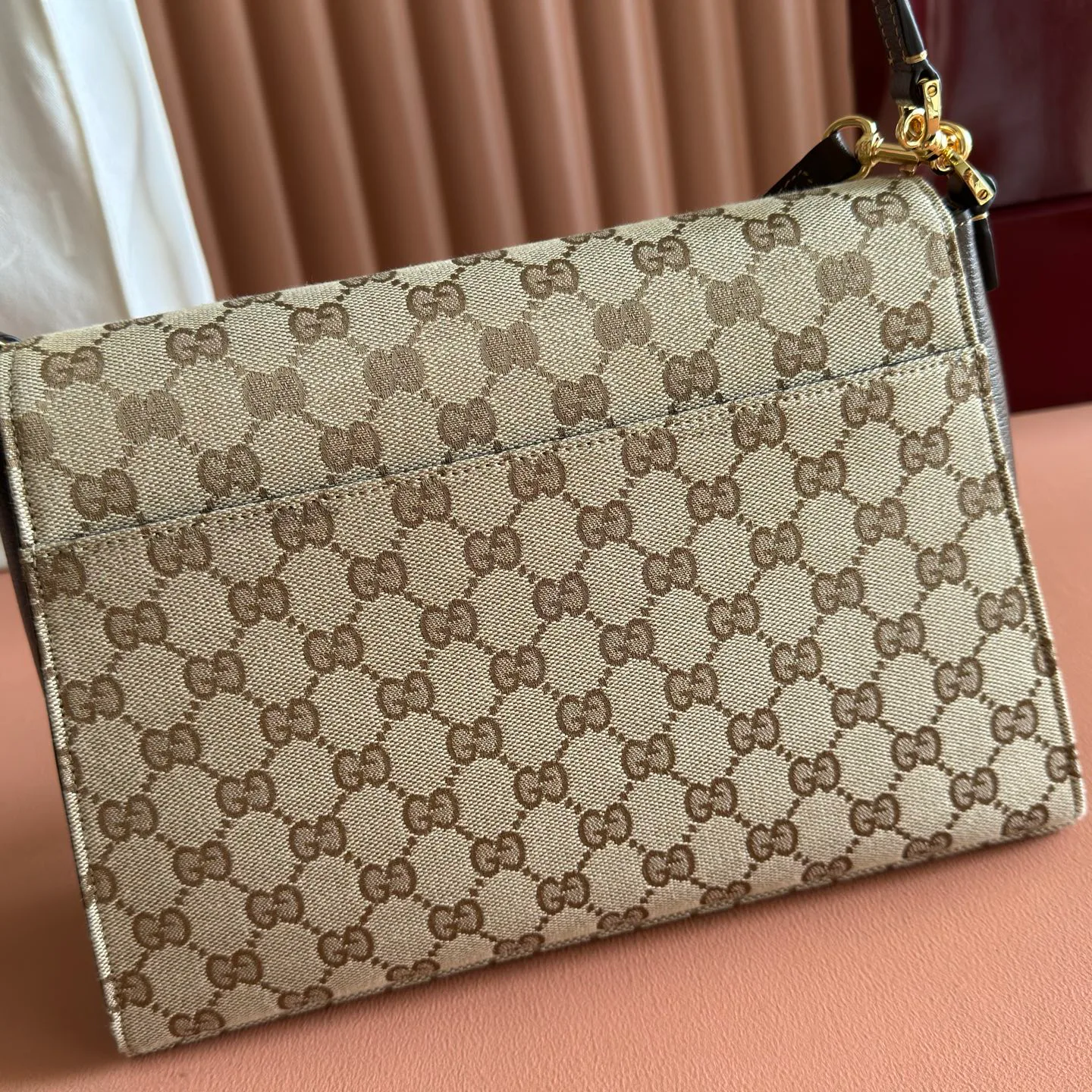 Классические Сумки Женские Gucci 17802959