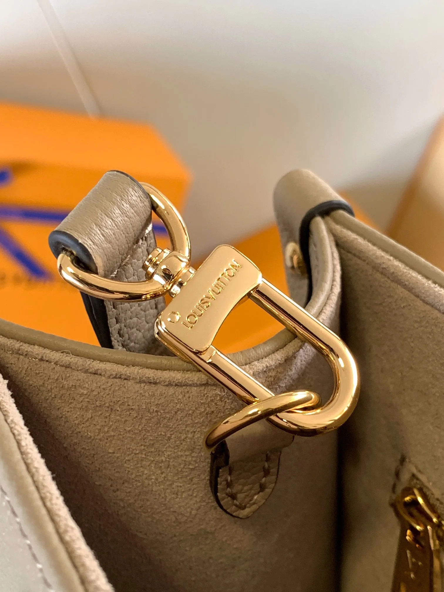Классические Сумки Женские Louis Vuitton 18148123