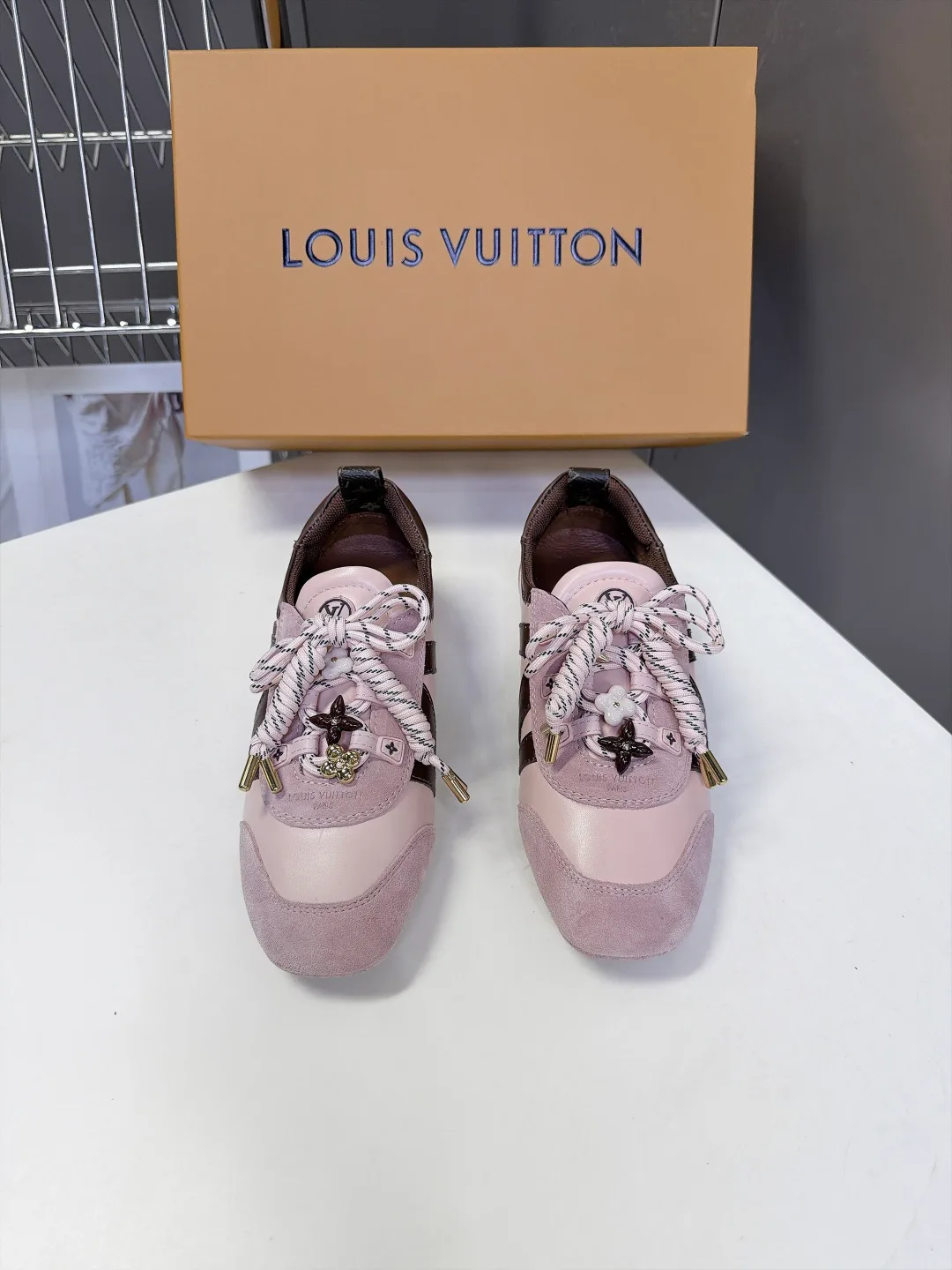 Кроссовки Женские Louis Vuitton 18005455