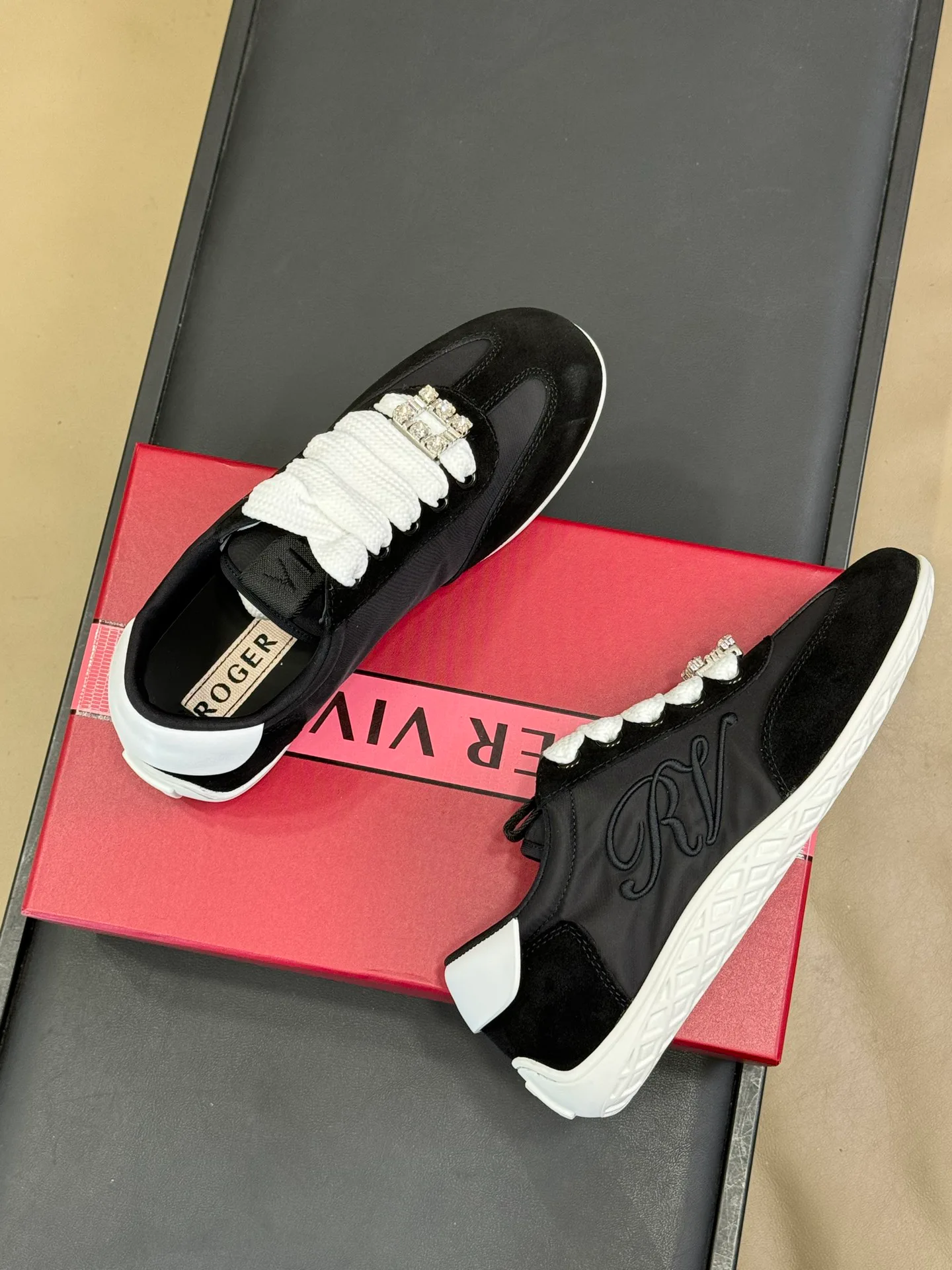 Кроссовки Женские Hermes 678482