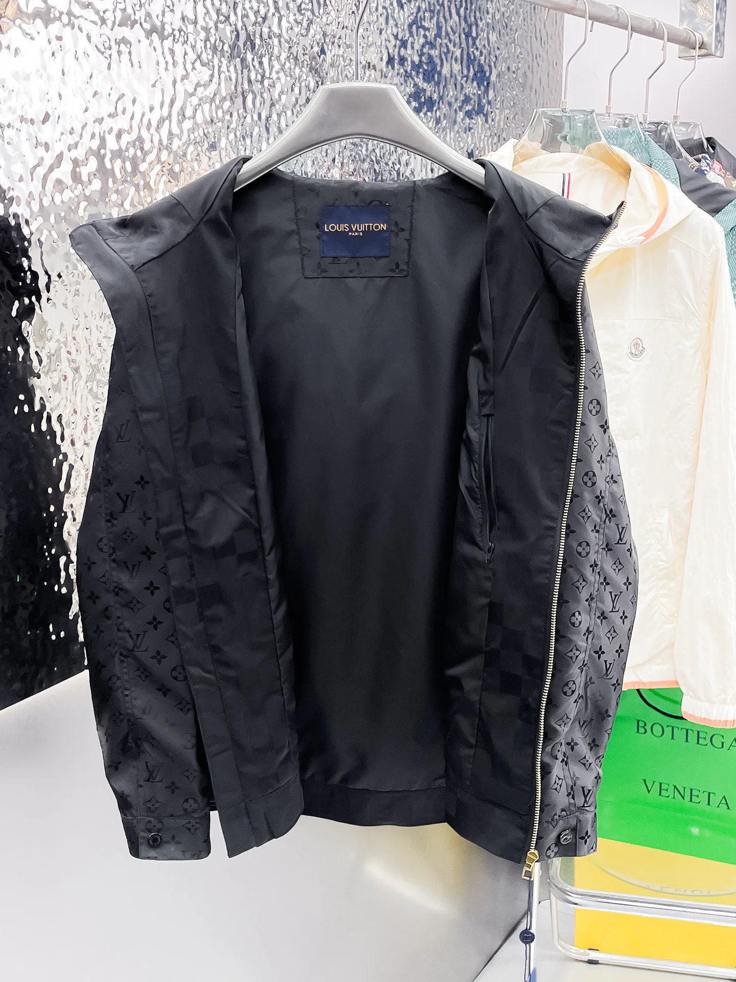 Куртки И Пуховики Мужские Louis Vuitton 9352351