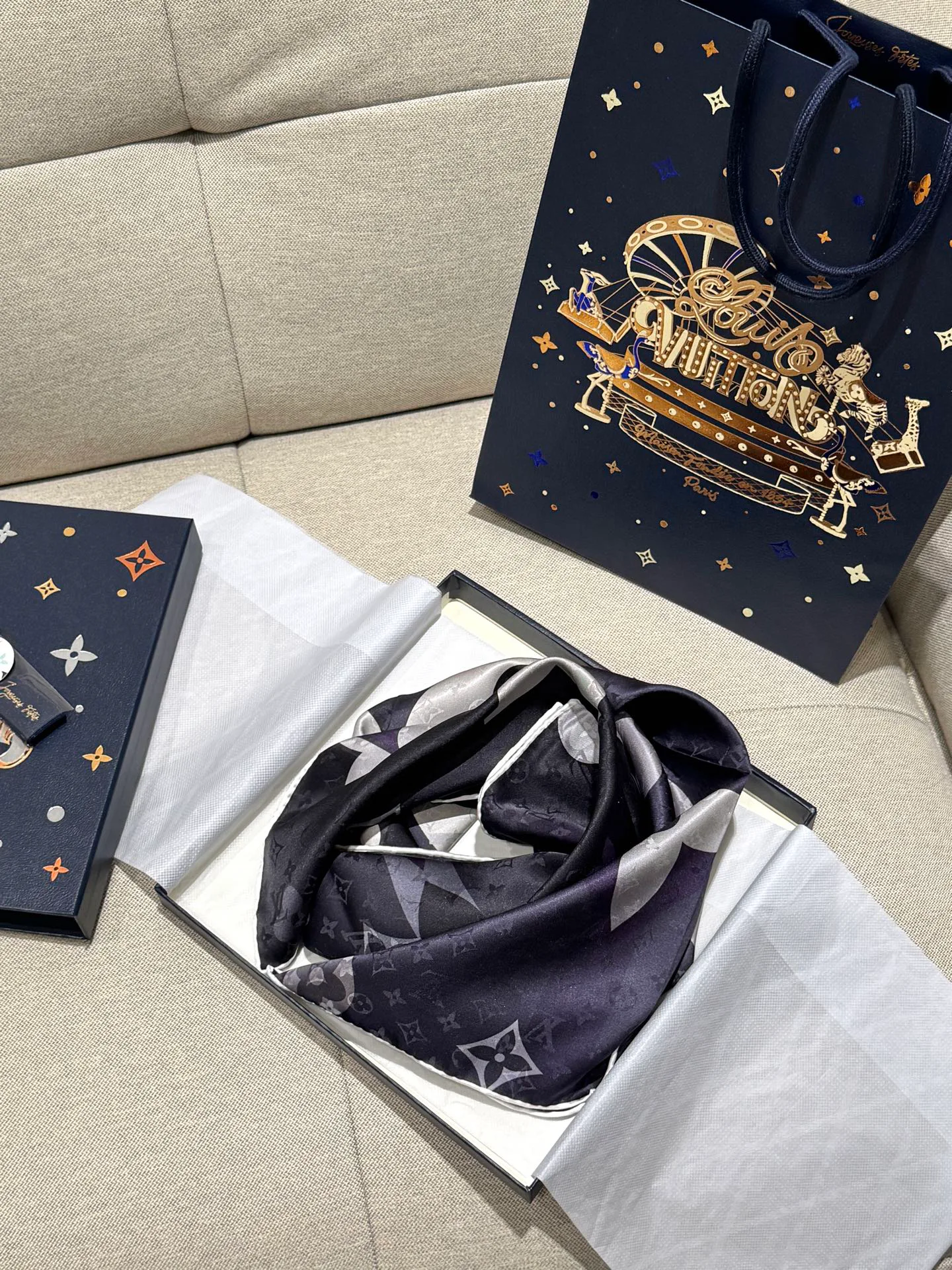 Шарфы Louis Vuitton 15395806