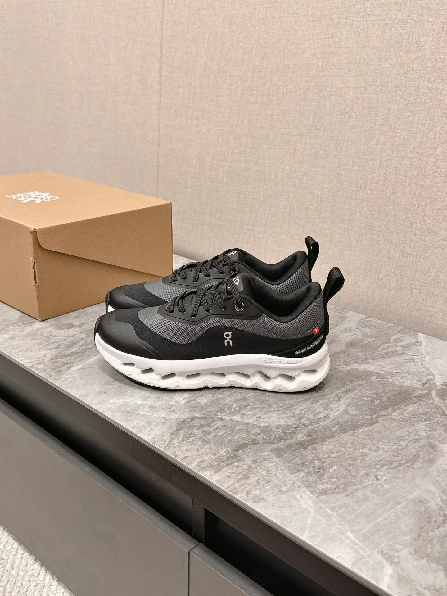 Кроссовки Женские Loewe 22135