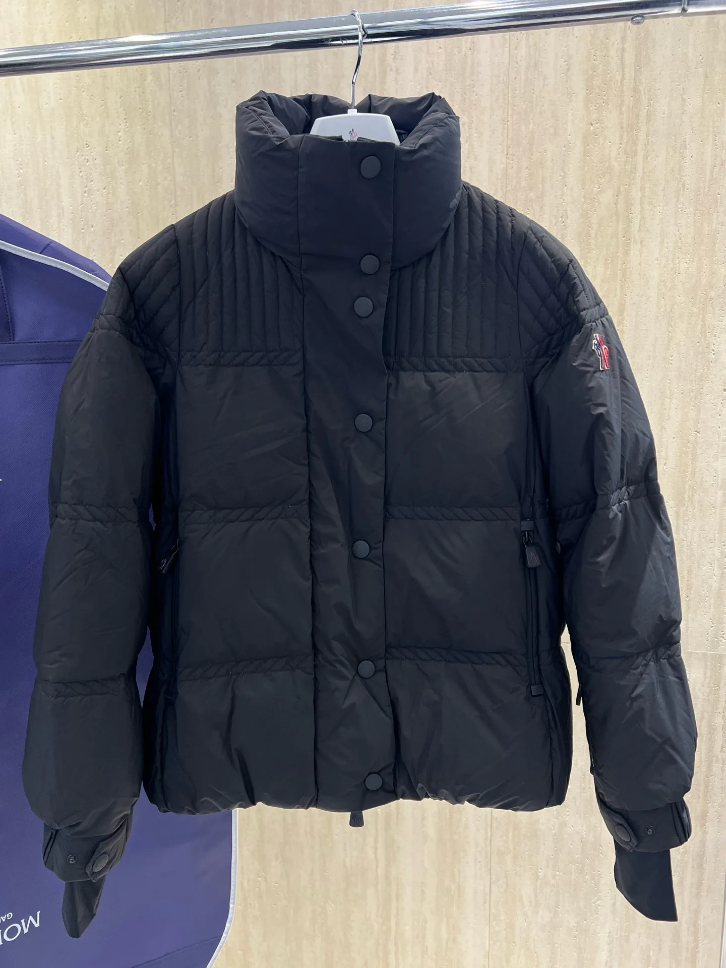Куртки И Пуховики Мужские Moncler 18231504