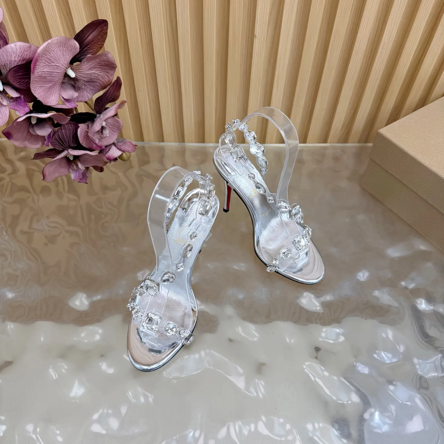 Туфли Женские Christian Louboutin 9396019