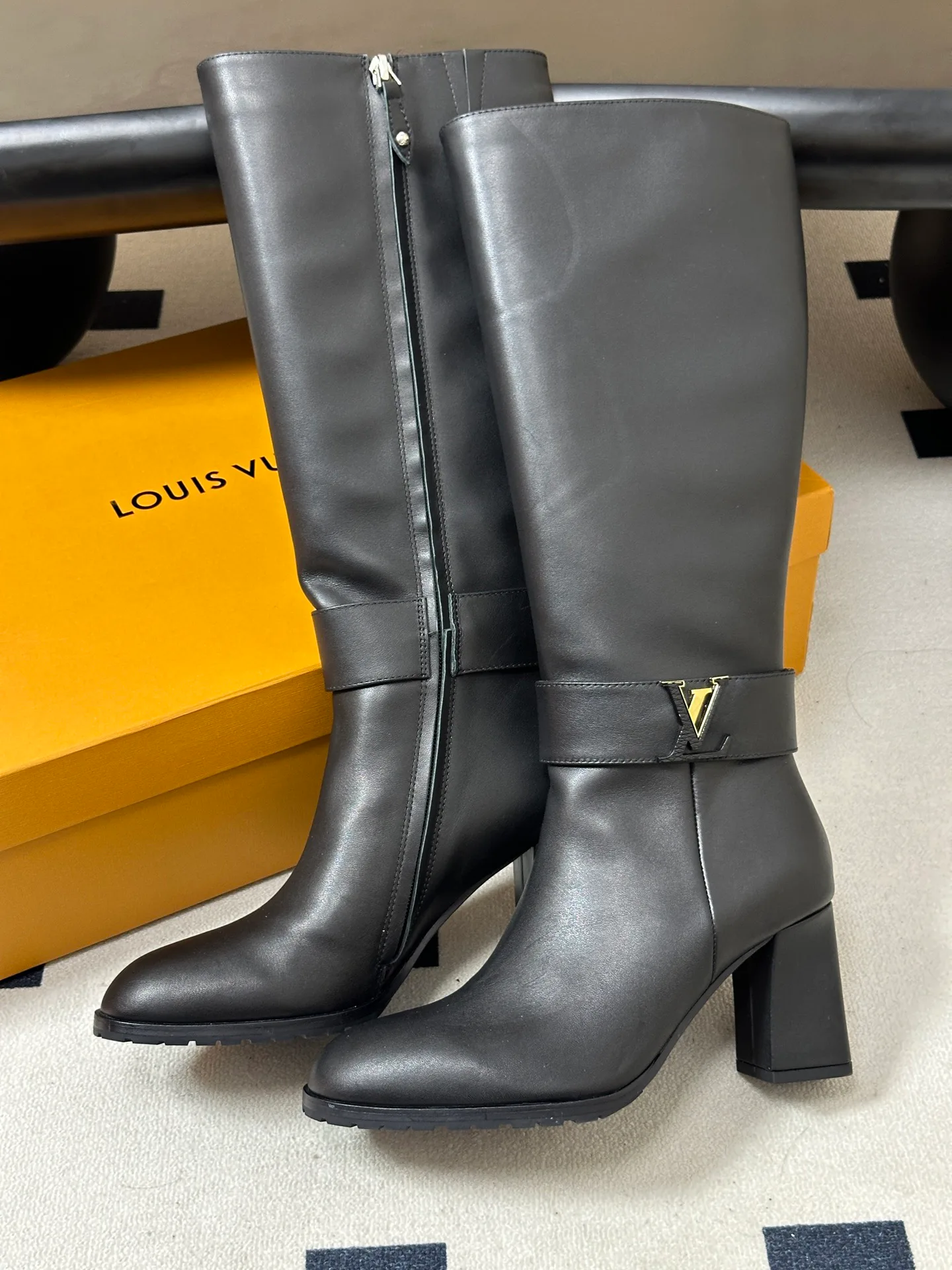 Сапоги Женские Louis Vuitton 18388111