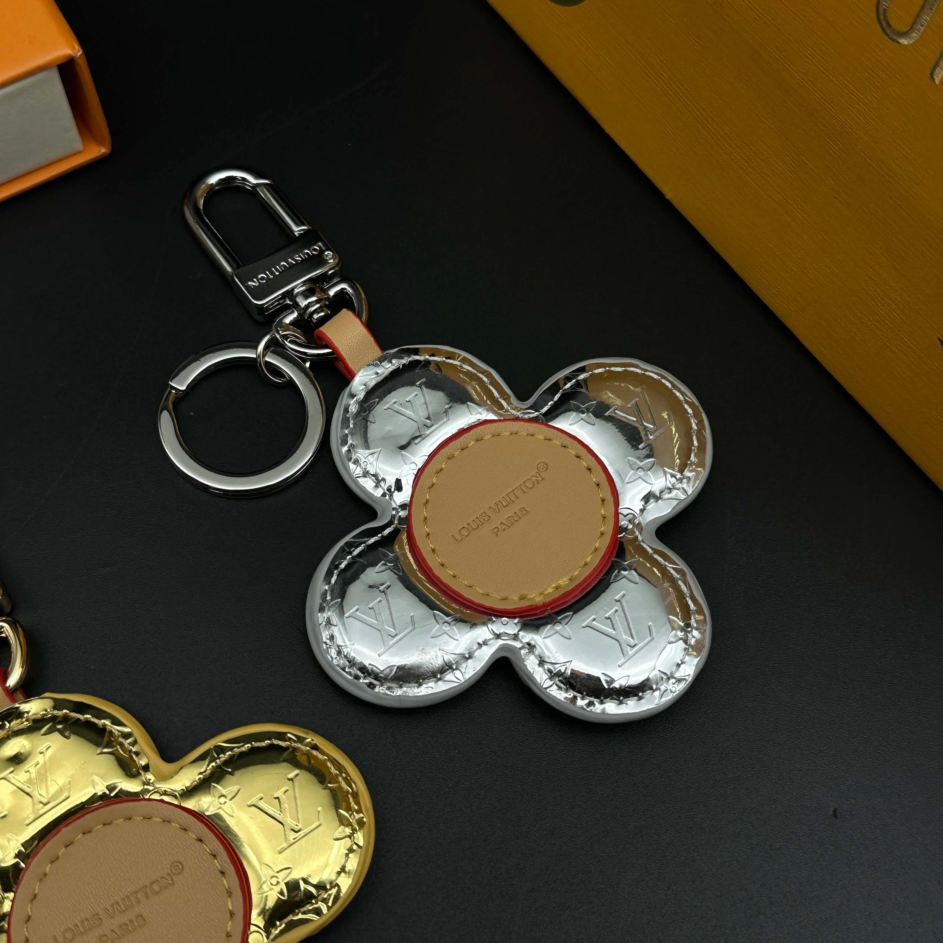 Ключницы Louis Vuitton 1256269