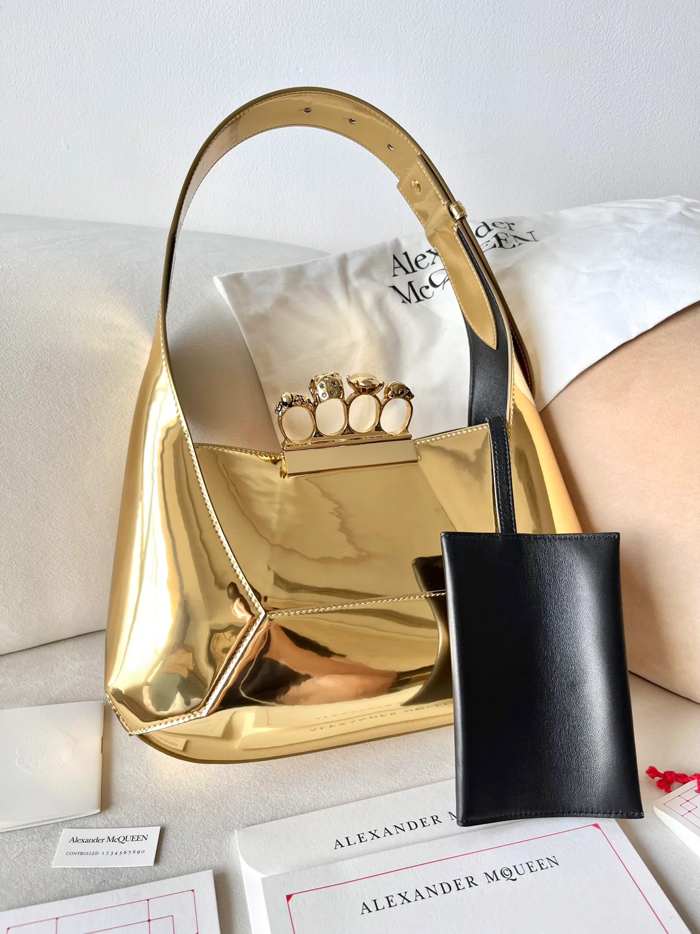 Сумки На Ремне Женские Alexander Mcqueen 11472509