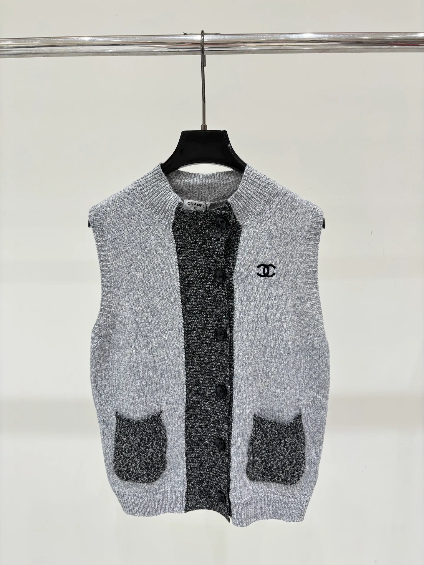 Жилеты Женские Chanel 18138211