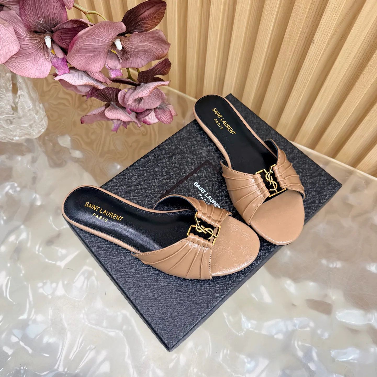 Шлепанцы Женские Saint Laurent 12859207