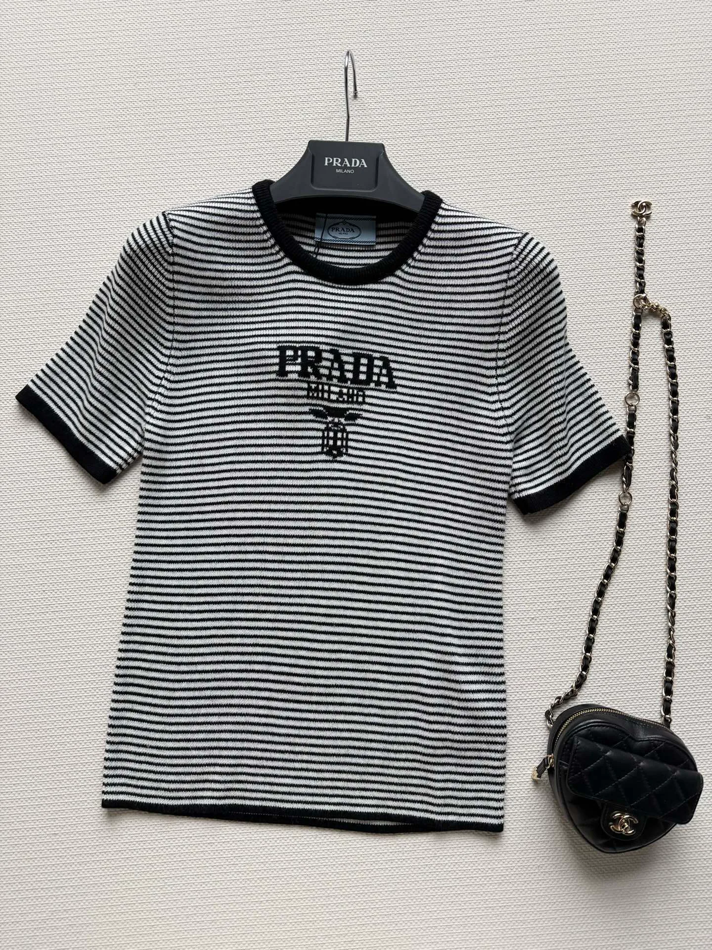 Футболки Женские Prada 10993247