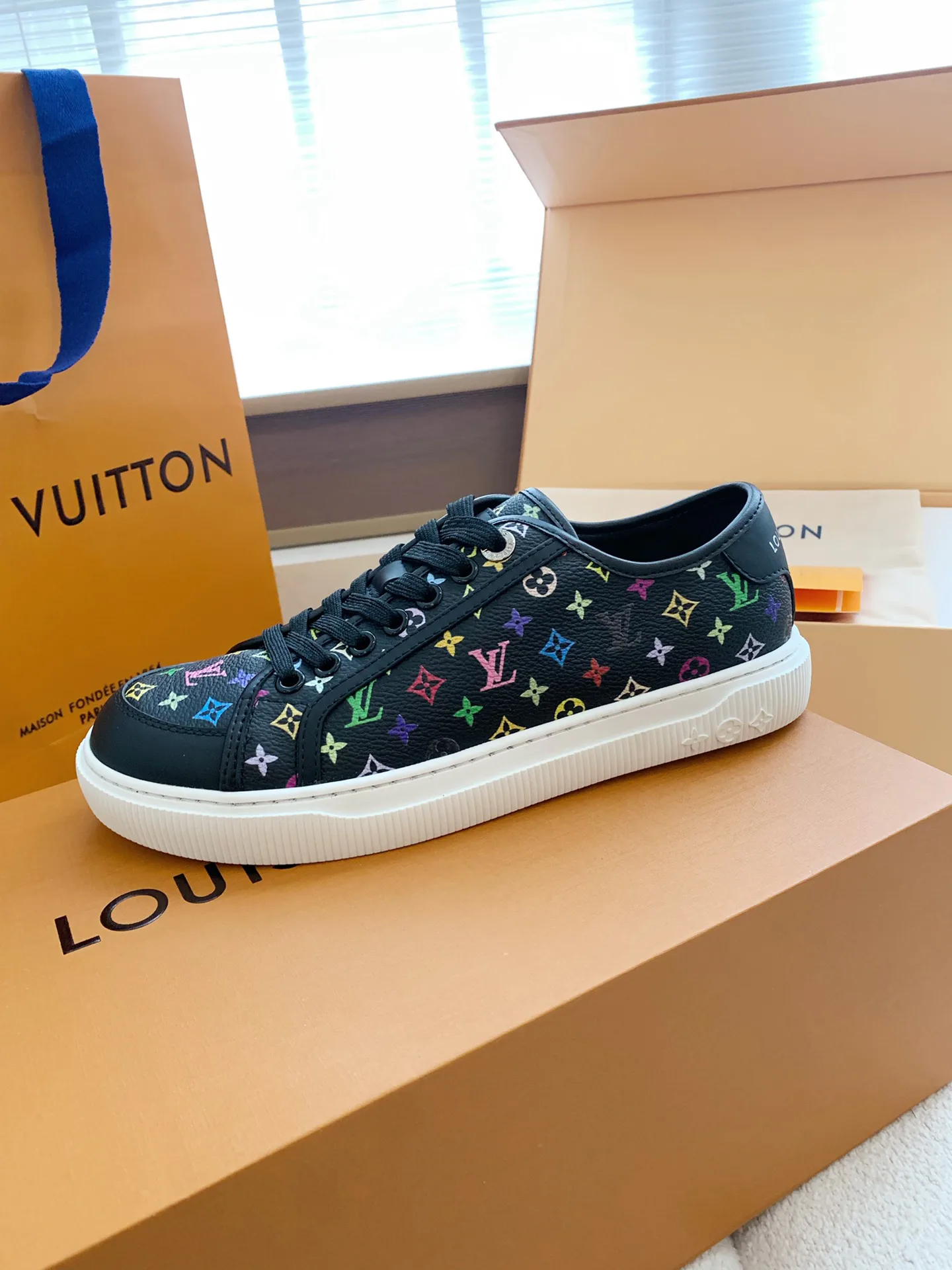 Кроссовки Женские Louis Vuitton 11876784