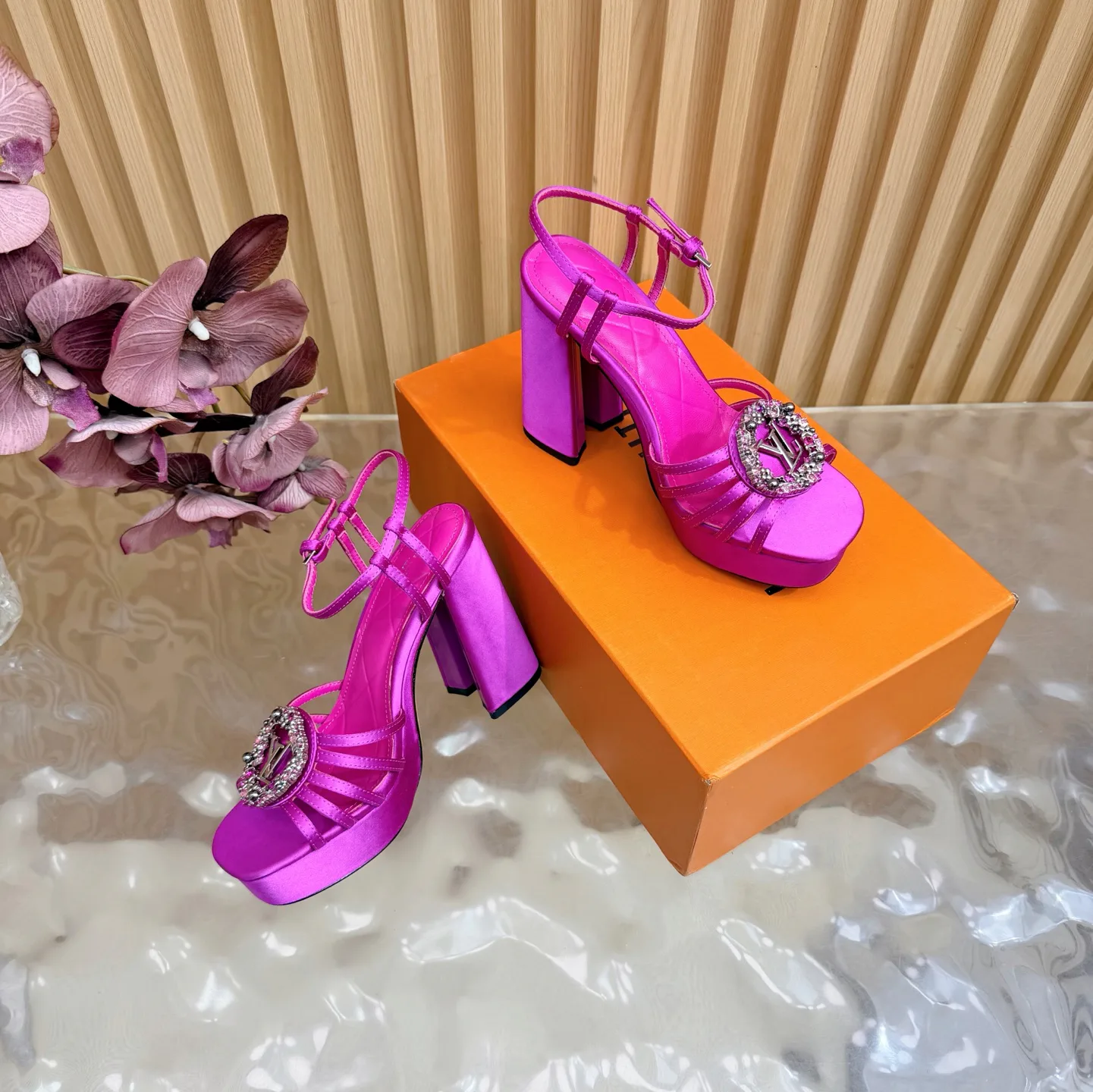 Босоножки Женские Louis Vuitton 11411868