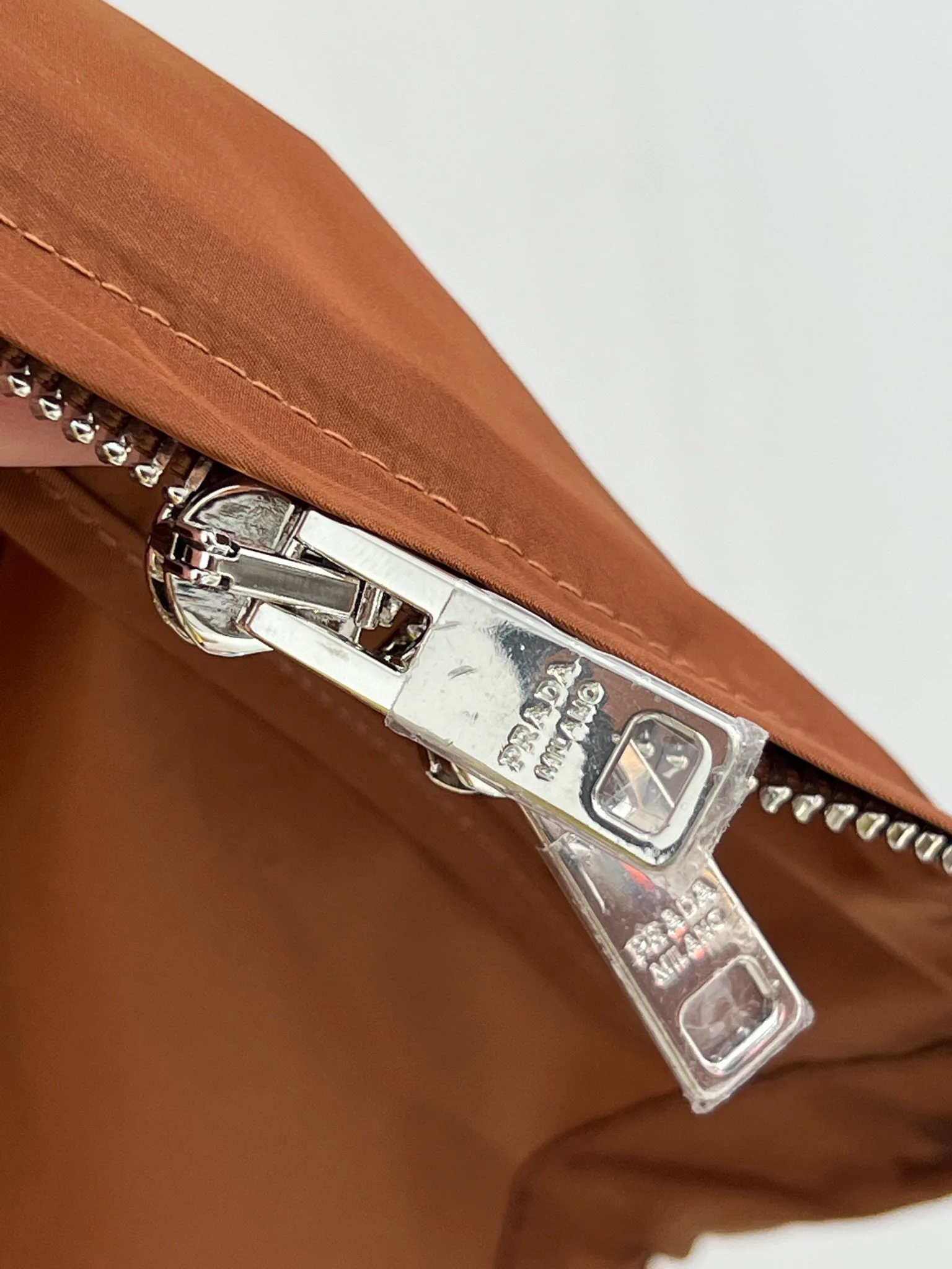 Куртки И Пуховики Женские Prada 9269358