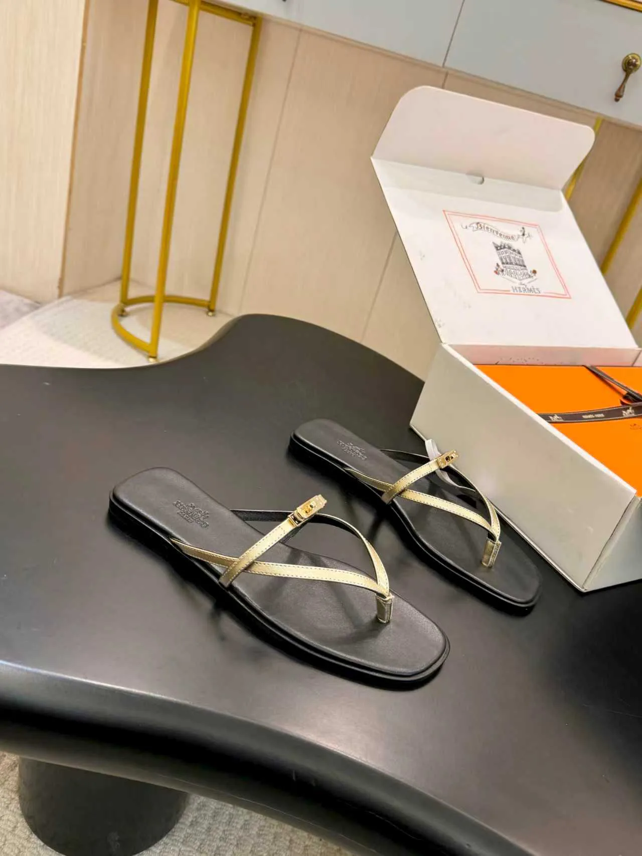 Шлепанцы Женские Hermes 10250451