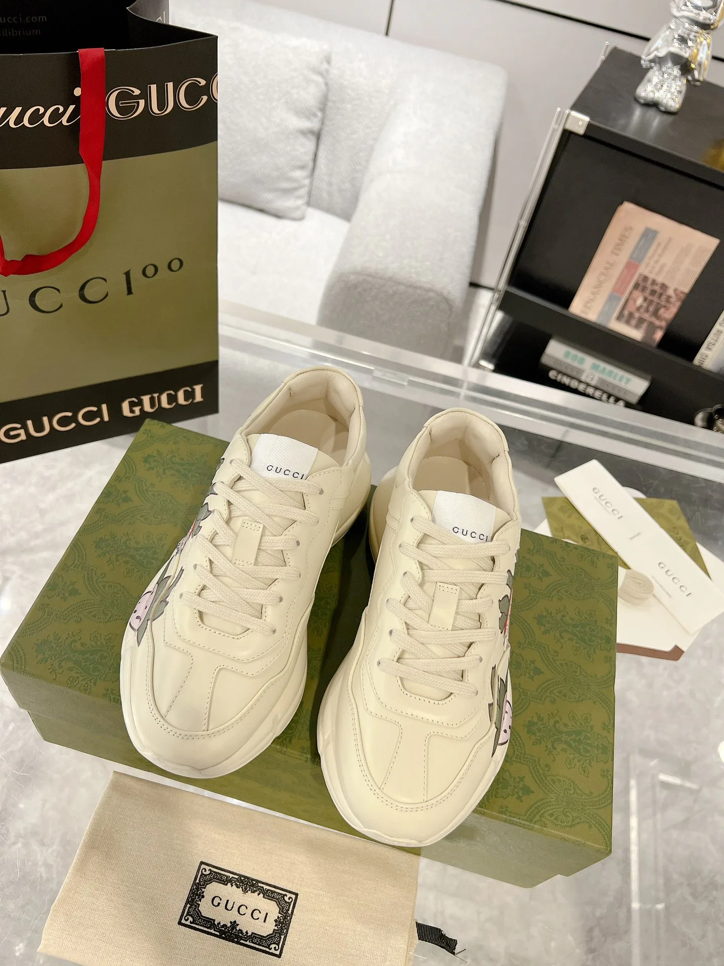 Кроссовки Женские Gucci 299688