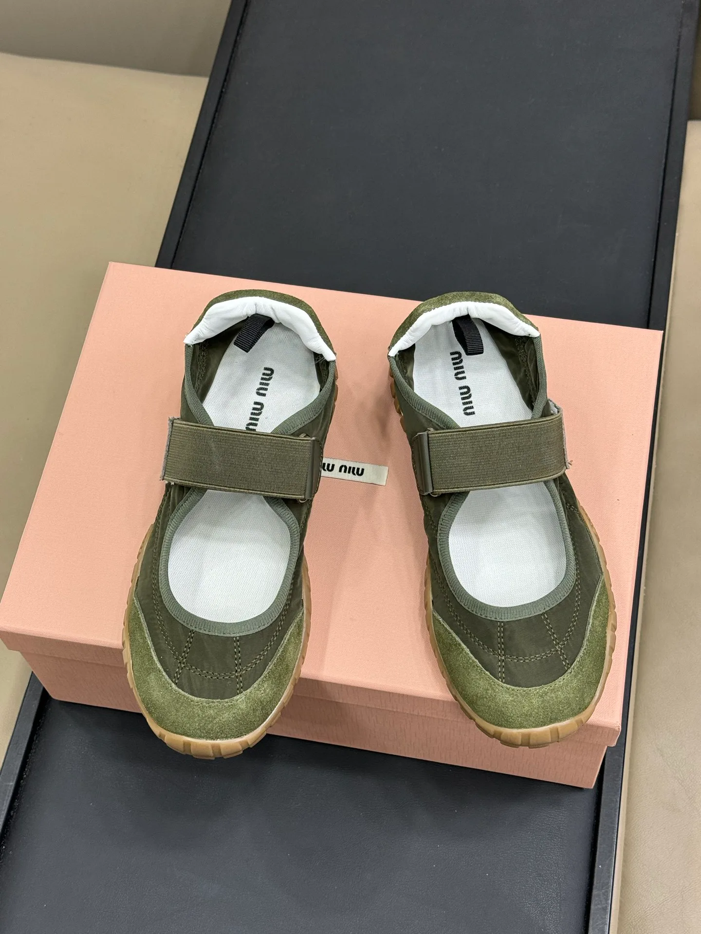 Кроссовки Мужские Miu Miu 24495