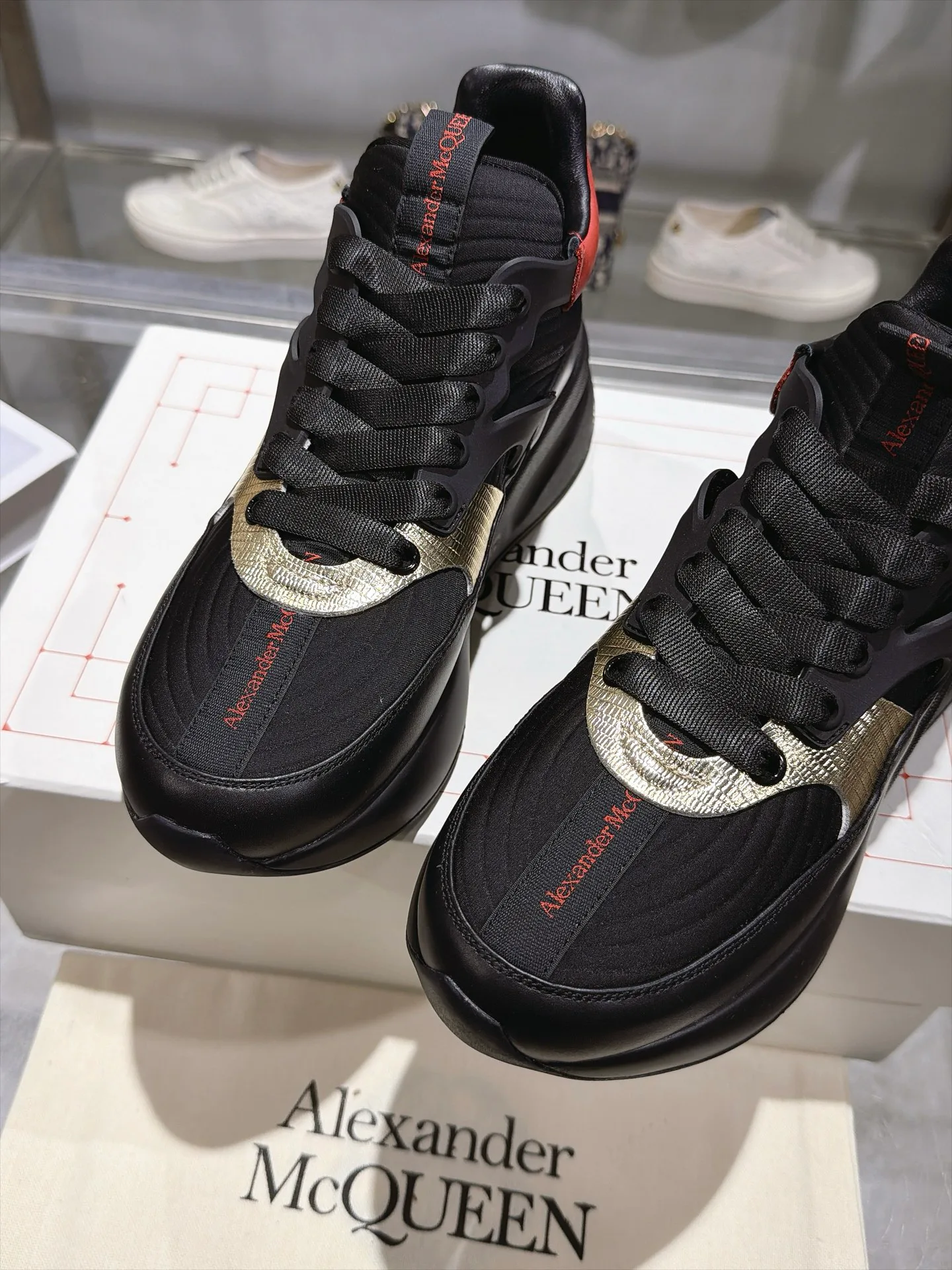 Кроссовки Мужские Alexander Mcqueen 18333219