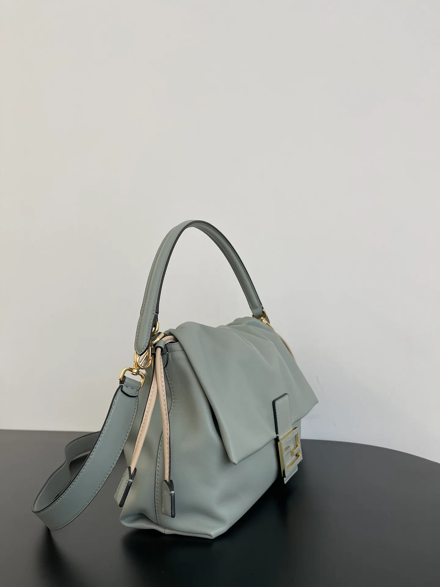 Классические Сумки Женские Fendi 13546228